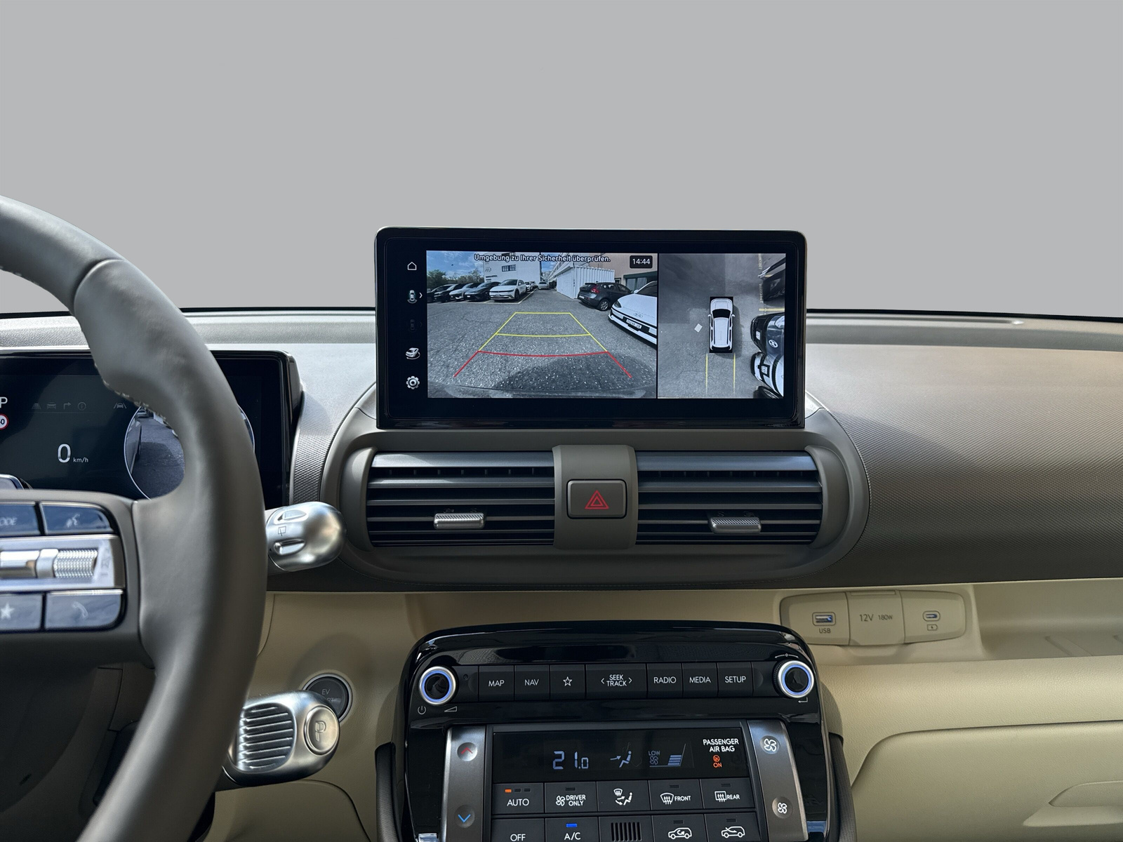 HYUNDAI Inster 49kWh Amplia-image-10