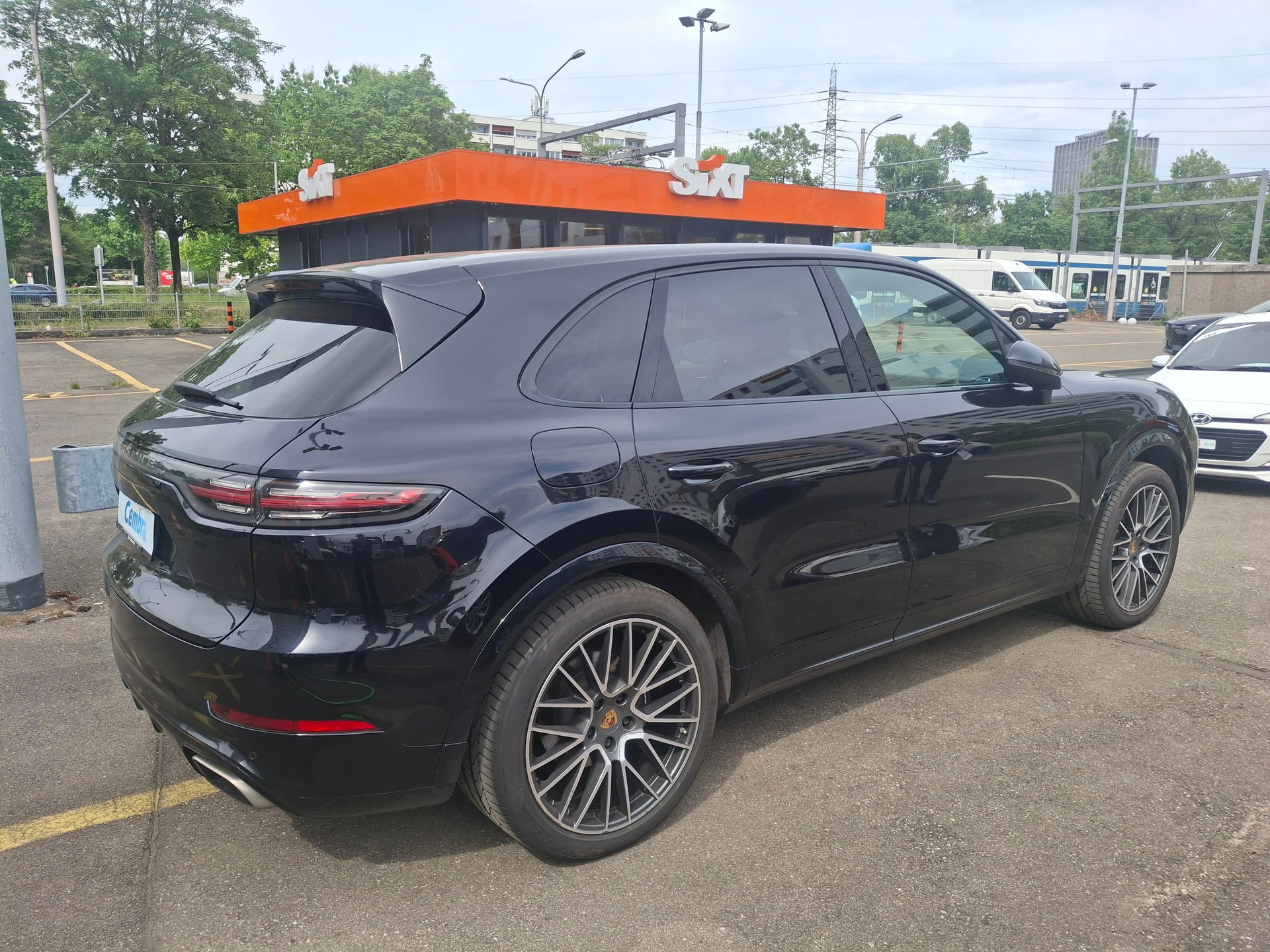 PORSCHE Cayenne-image-5