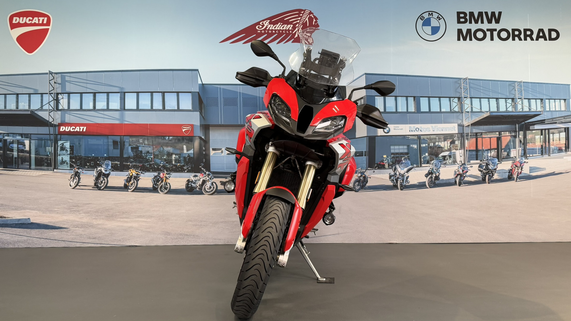 BMW S 1000 XR avec topcase et valises-image-1