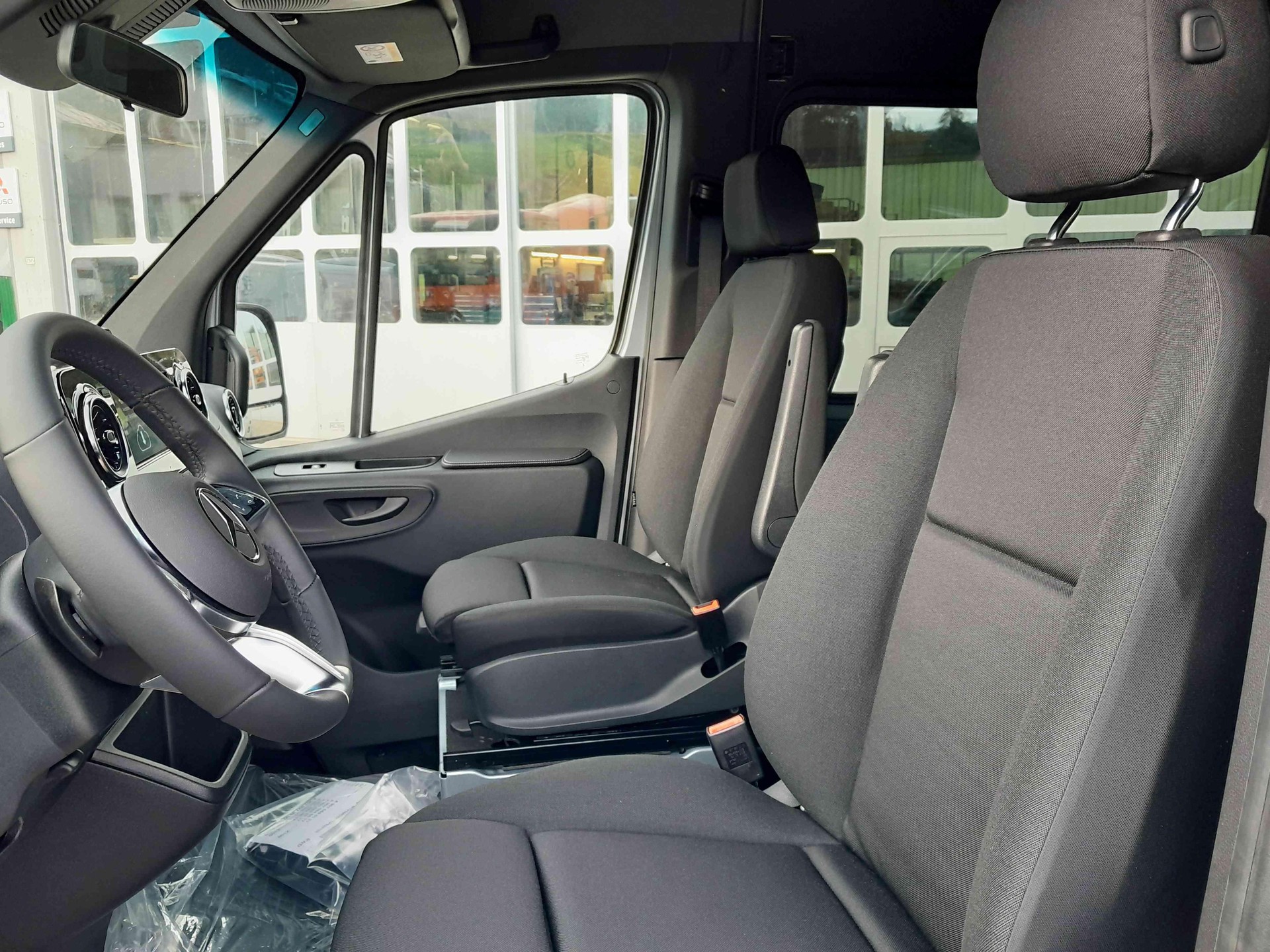 MERCEDES-BENZ Sprinter 519 CDI PRO KA eL 4x2-image-13