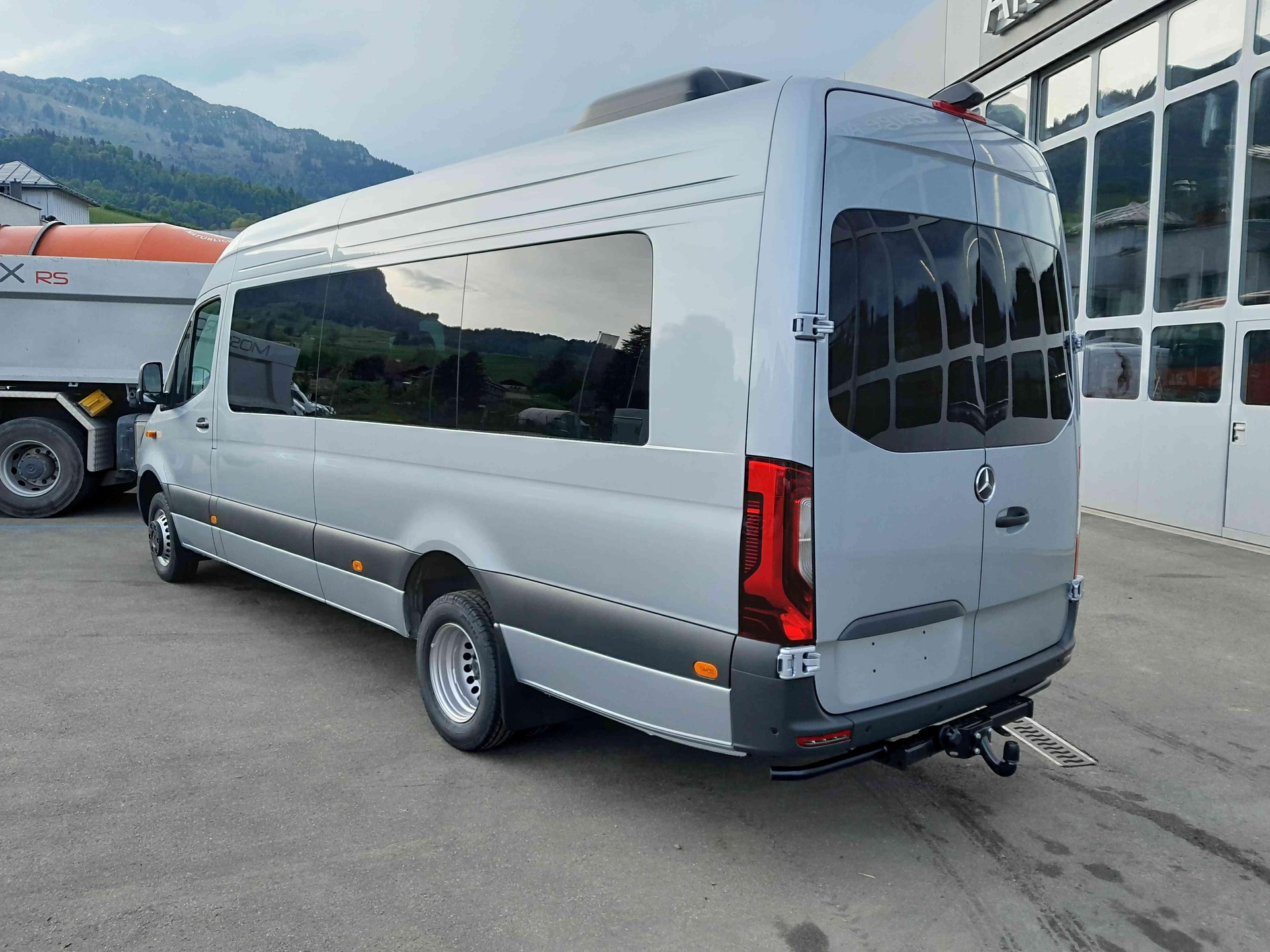 MERCEDES-BENZ Sprinter 519 CDI PRO KA eL 4x2-showroom-element-1