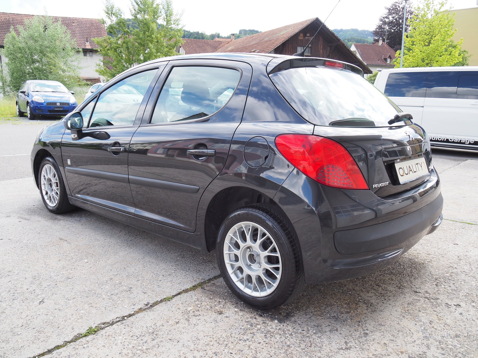 PEUGEOT 207 1.4 16V Sport-image-8