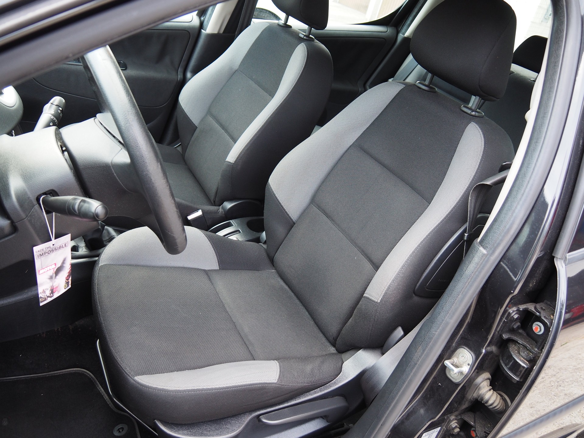 PEUGEOT 207 1.4 16V Sport-image-10