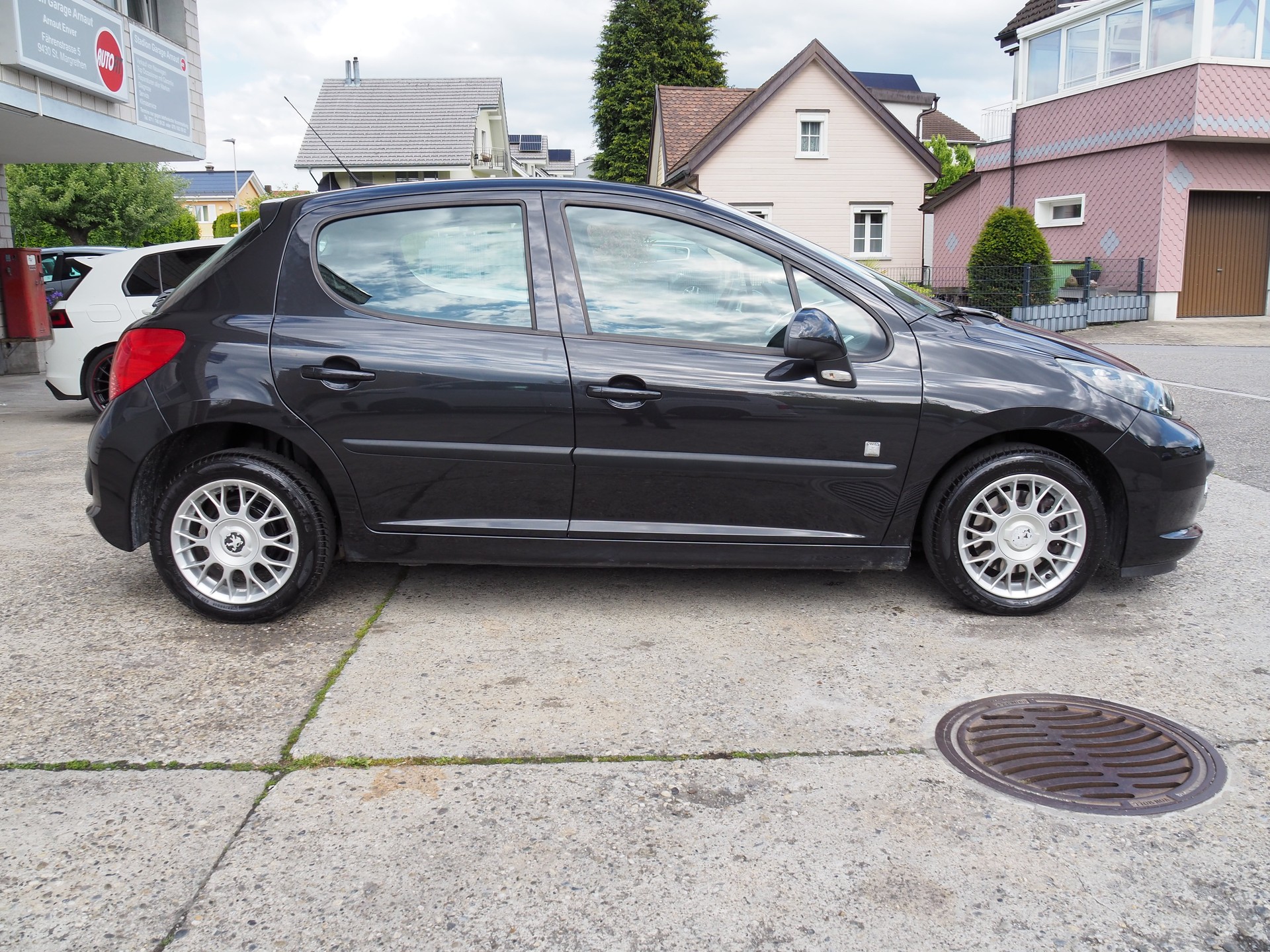 PEUGEOT 207 1.4 16V Sport-image-6