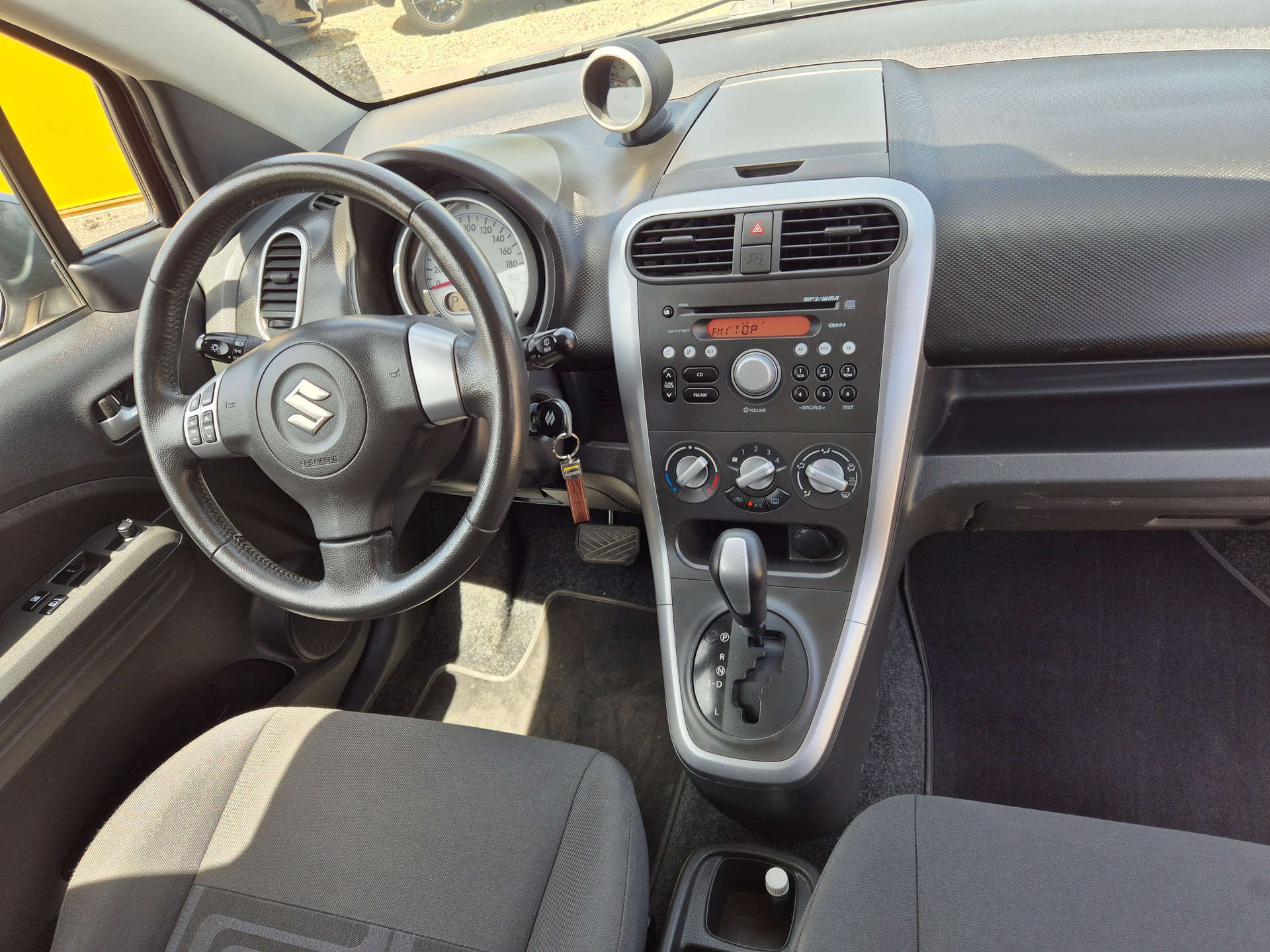 SUZUKI Splash 1.2i 16V GL Automatic-image-8