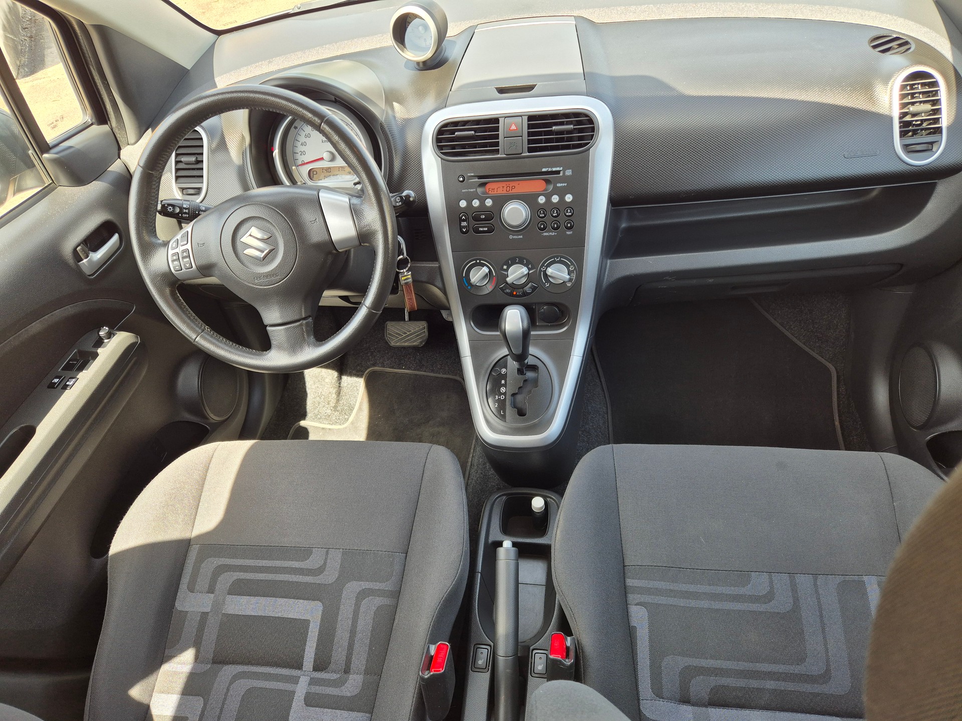 SUZUKI Splash 1.2i 16V GL Automatic-image-7