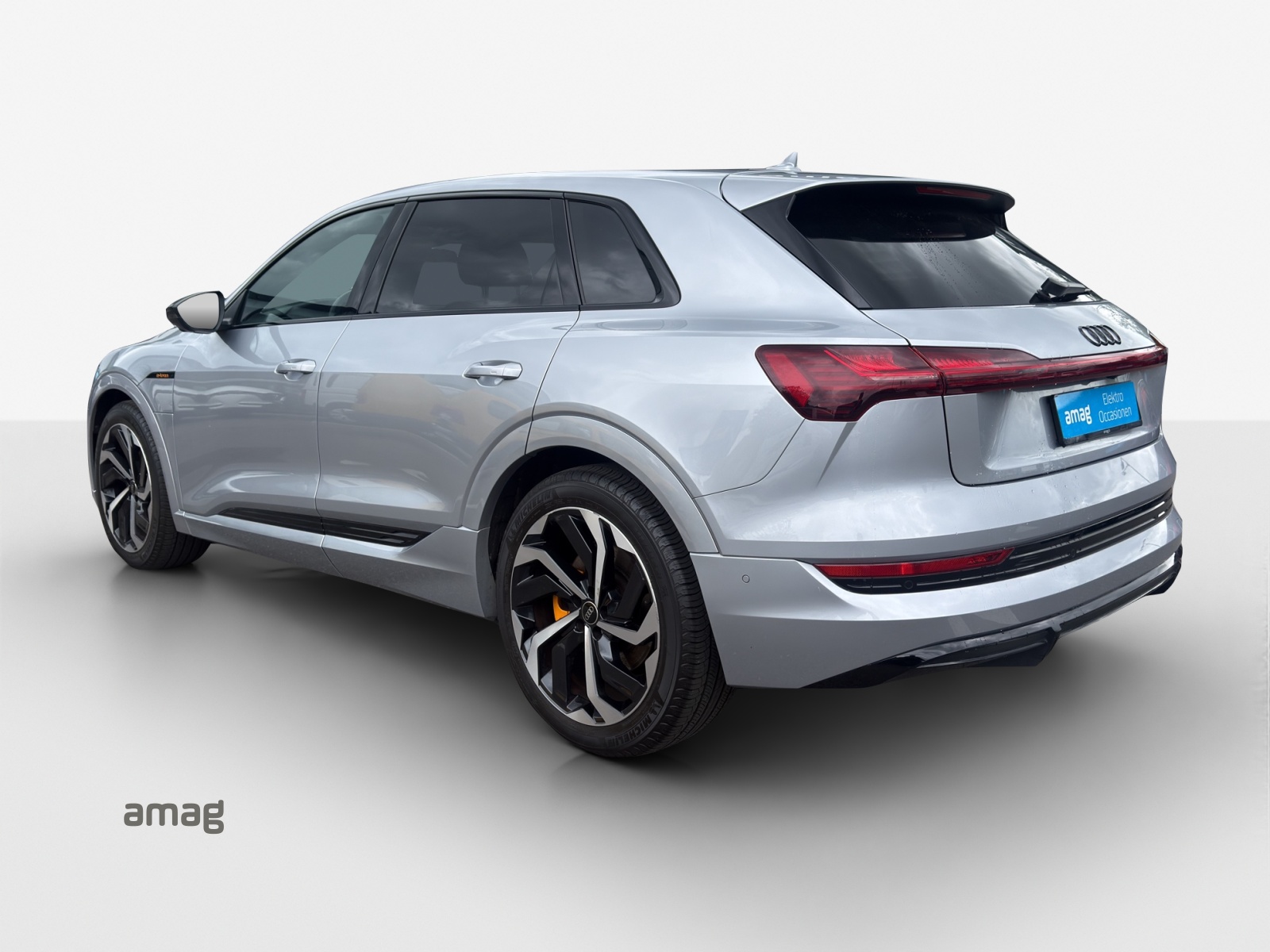 AUDI e-tron 55 S Line Black Edition quattro-showroom-element-2