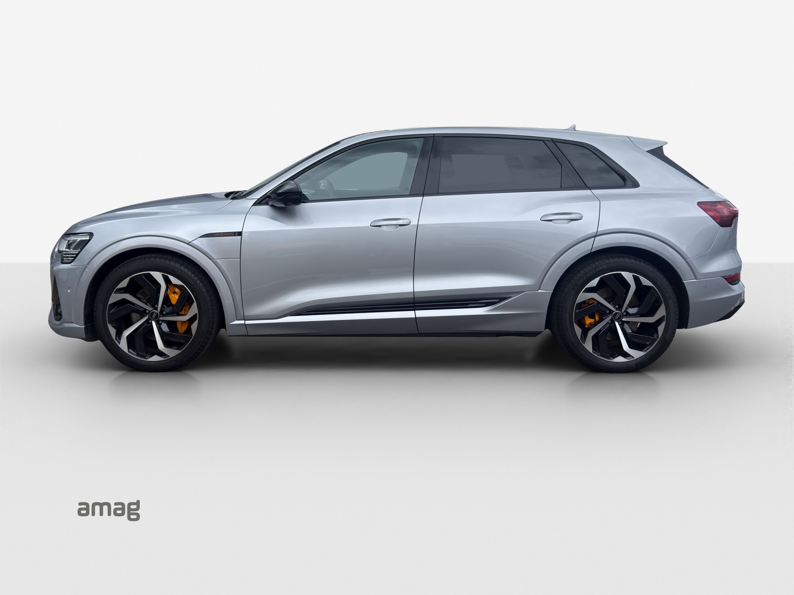 AUDI e-tron 55 S Line Black Edition quattro-showroom-element-1