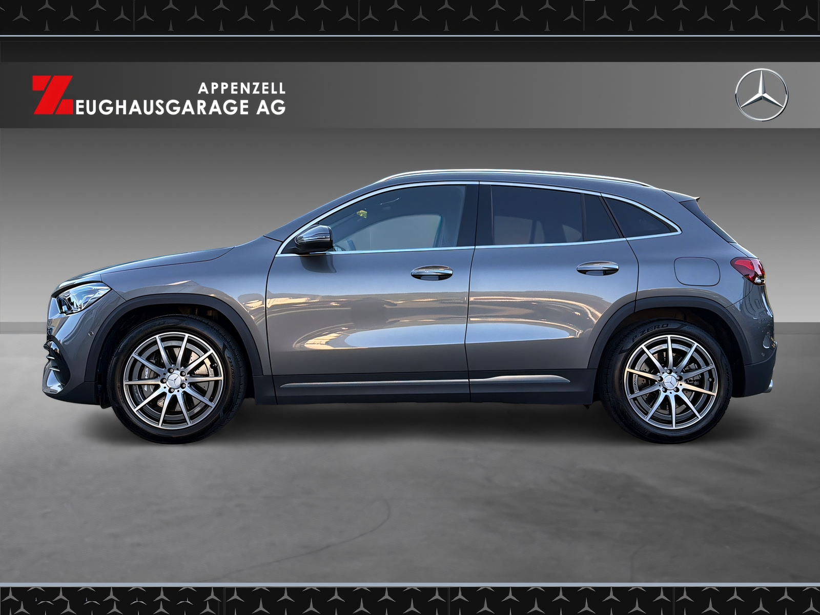 MERCEDES-BENZ GLA 45 4Matic-showroom-element-1