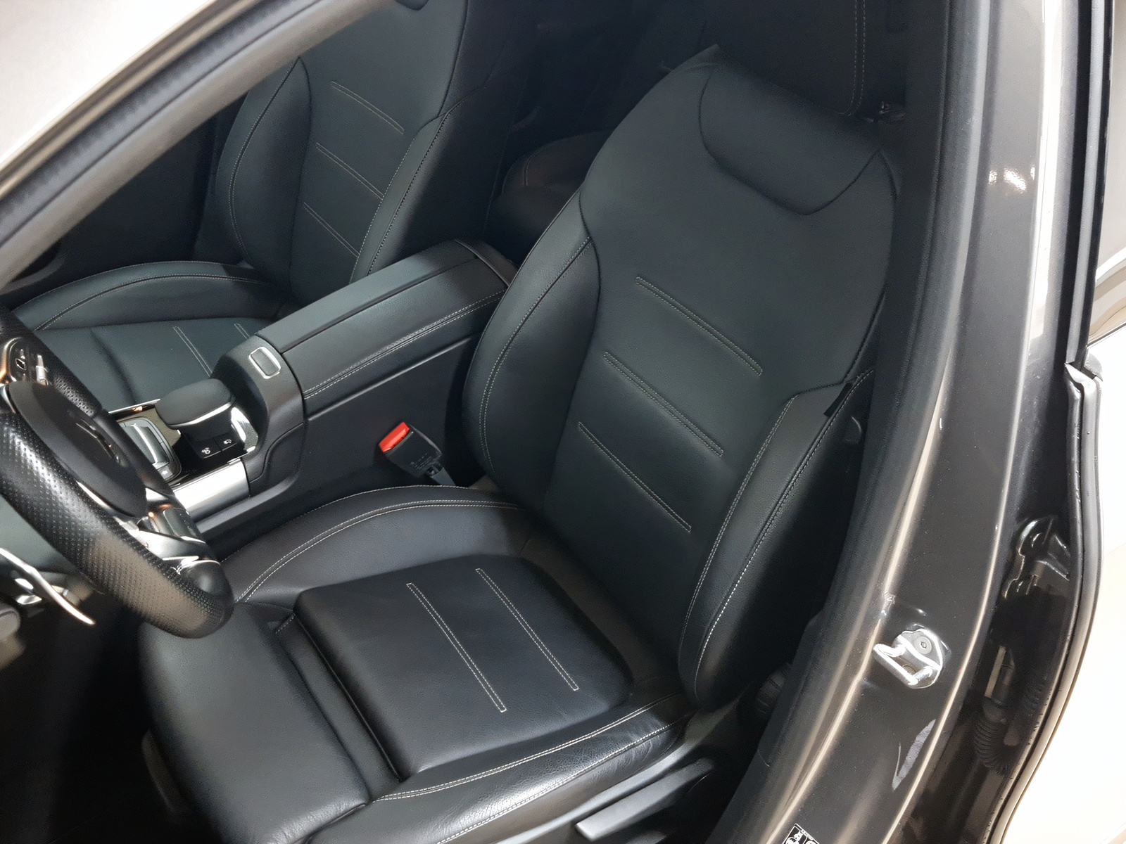 MERCEDES-BENZ GLA 45 4Matic-image-9