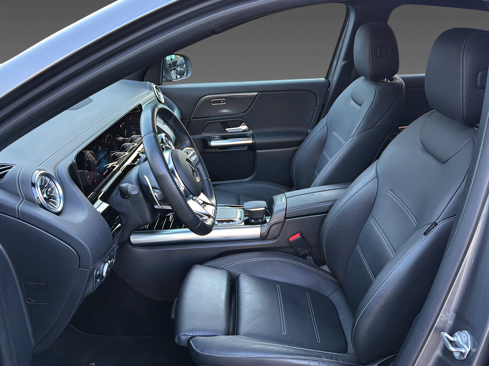 MERCEDES-BENZ GLA 45 4Matic-image-11