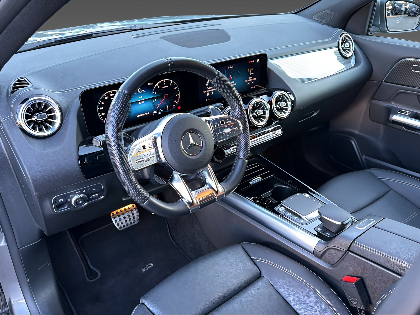 MERCEDES-BENZ GLA 45 4Matic-image-8