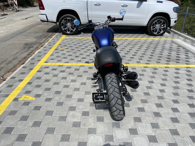 TRIUMPH Thunderbird 900-image-3