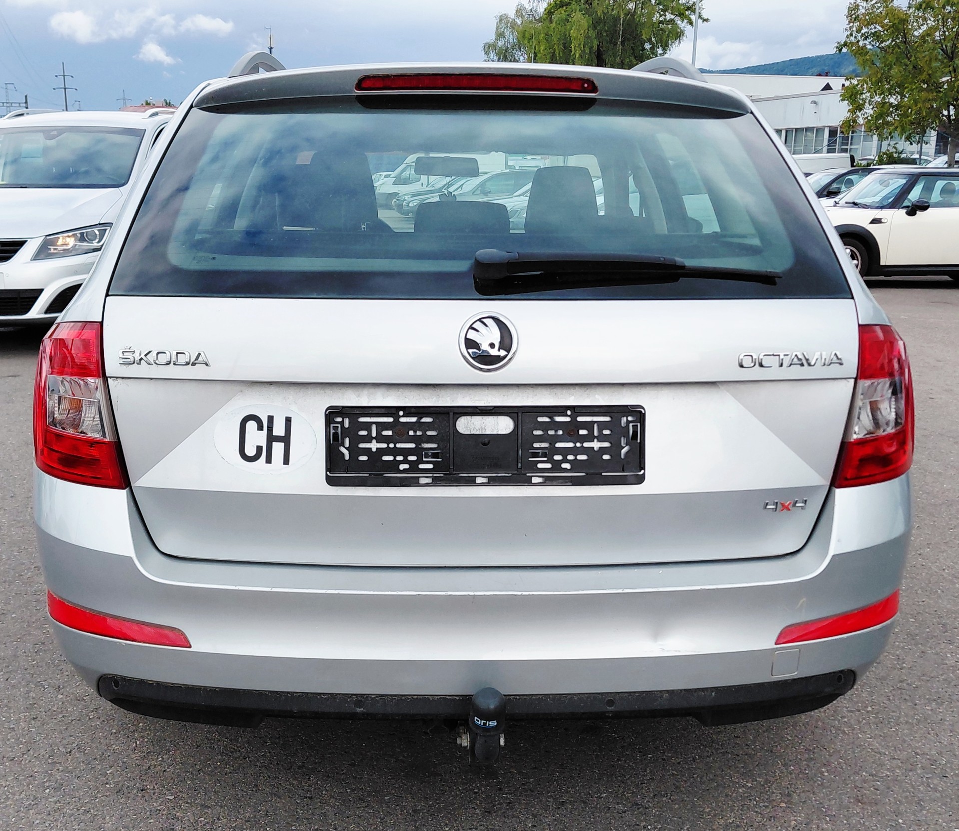 SKODA Octavia Combi 1.6 TDI Elegance 4x4-image-7