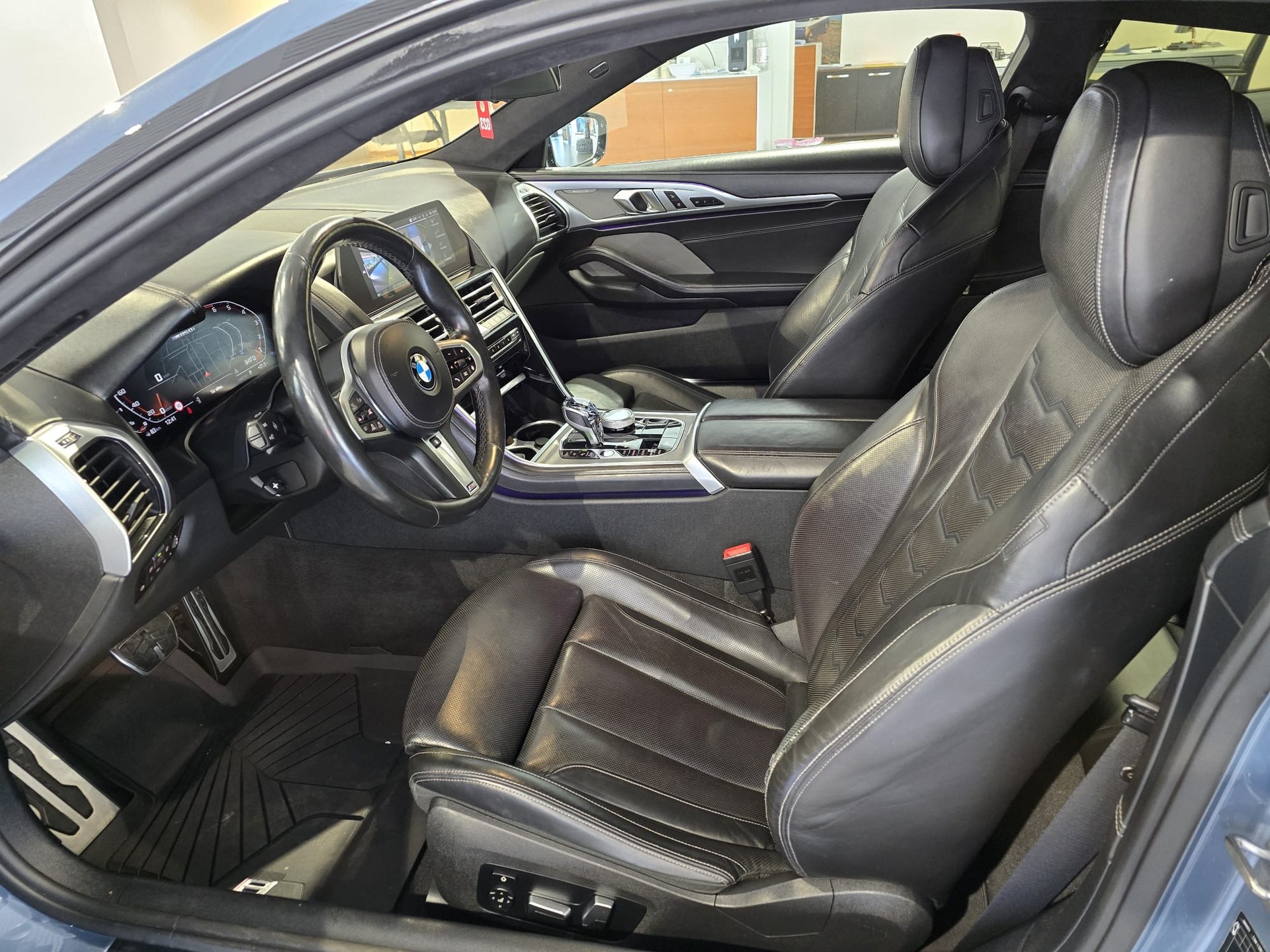 BMW M850i xDrive Steptronic-image-18