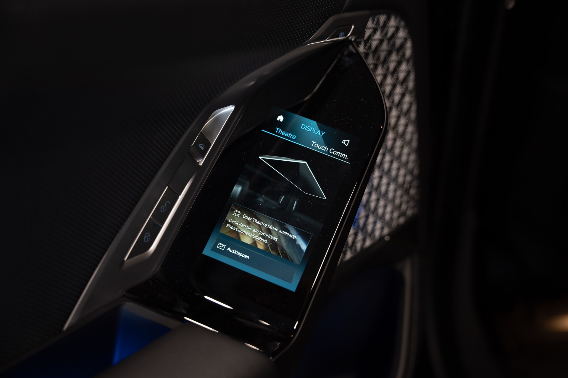 BMW M760e xDrive Steptronic / Panorama-Glasdach Sky Lounge / BMW Curved Display / B&W / Sehr hohe Ausstattung / uvm..-image-12