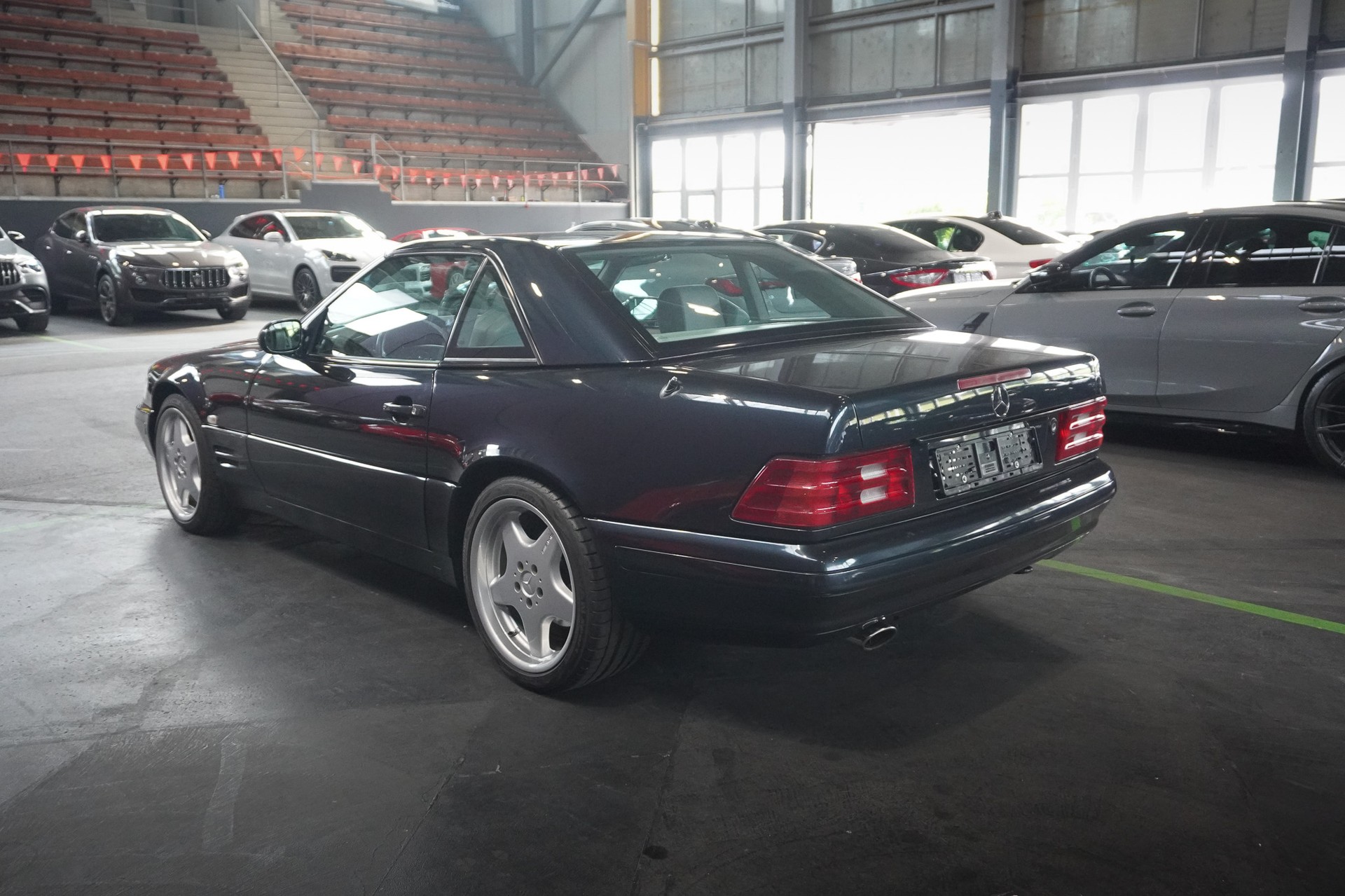 MERCEDES-BENZ SL 320 Automatic-showroom-element-3