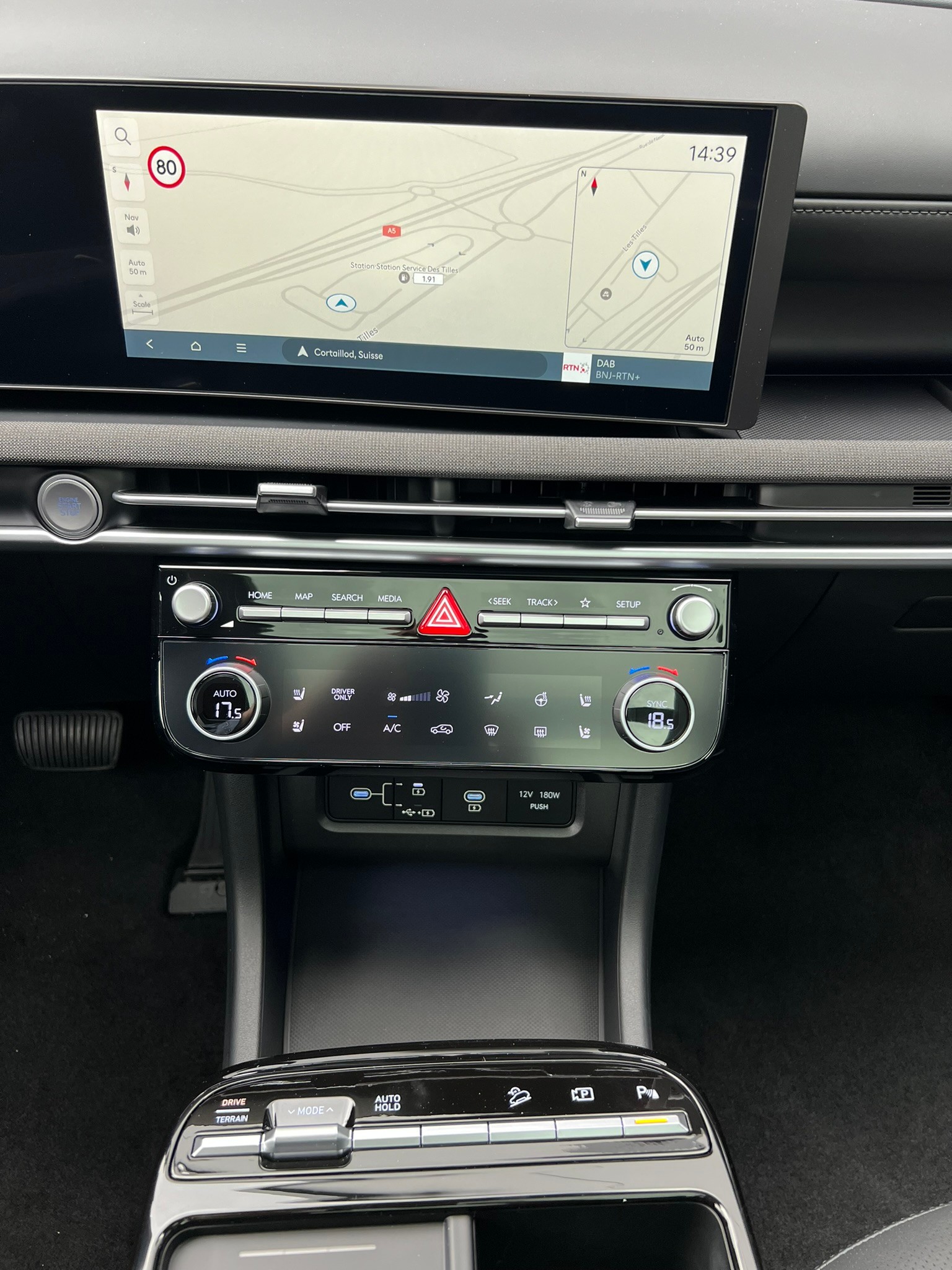 HYUNDAI Tucson 1.6 TGDI PHEV Vertex Swiss Edition 4WD-image-13