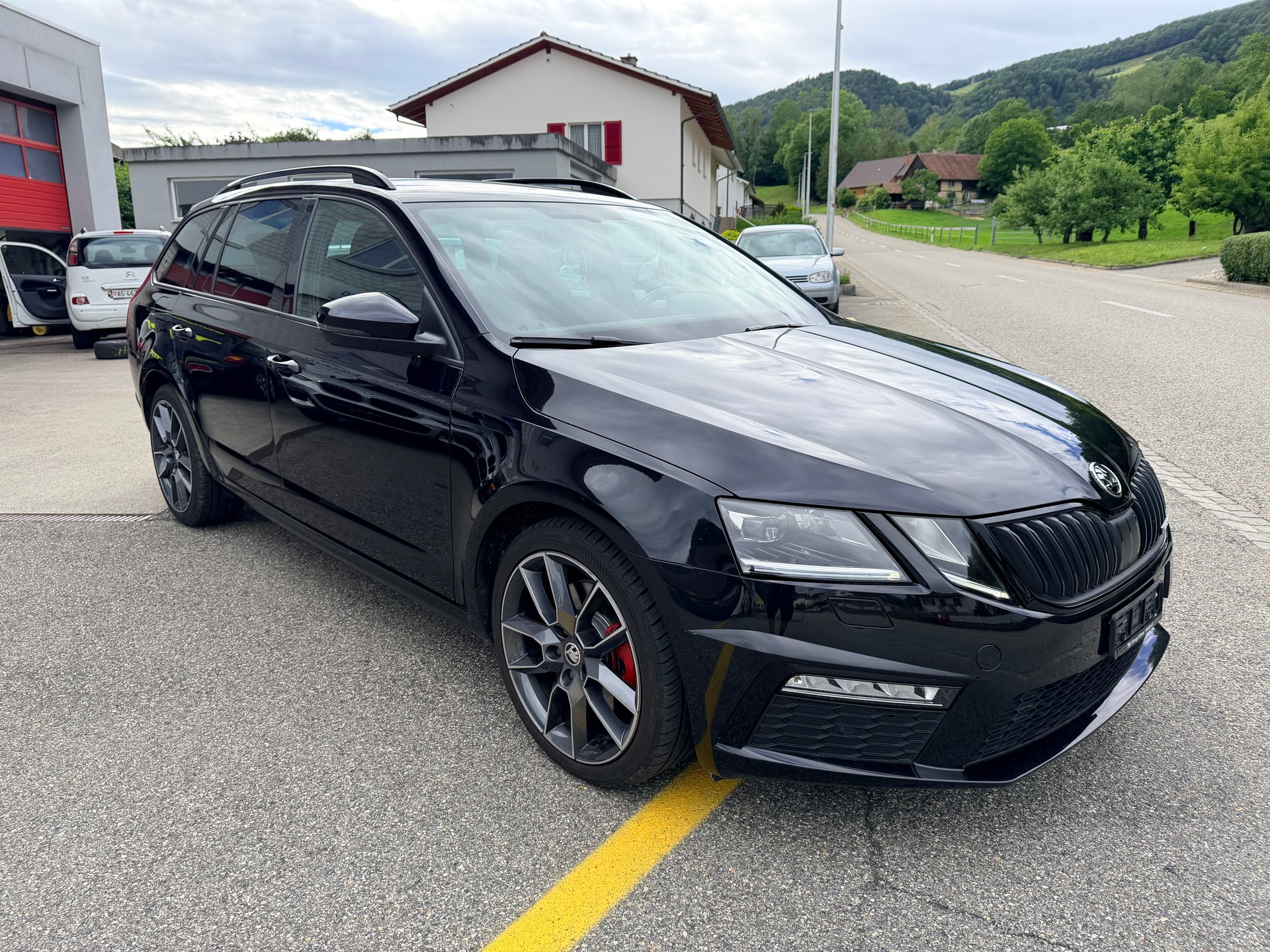SKODA Octavia Combi 2.0 TDI RS 4x4 DSG-image-2