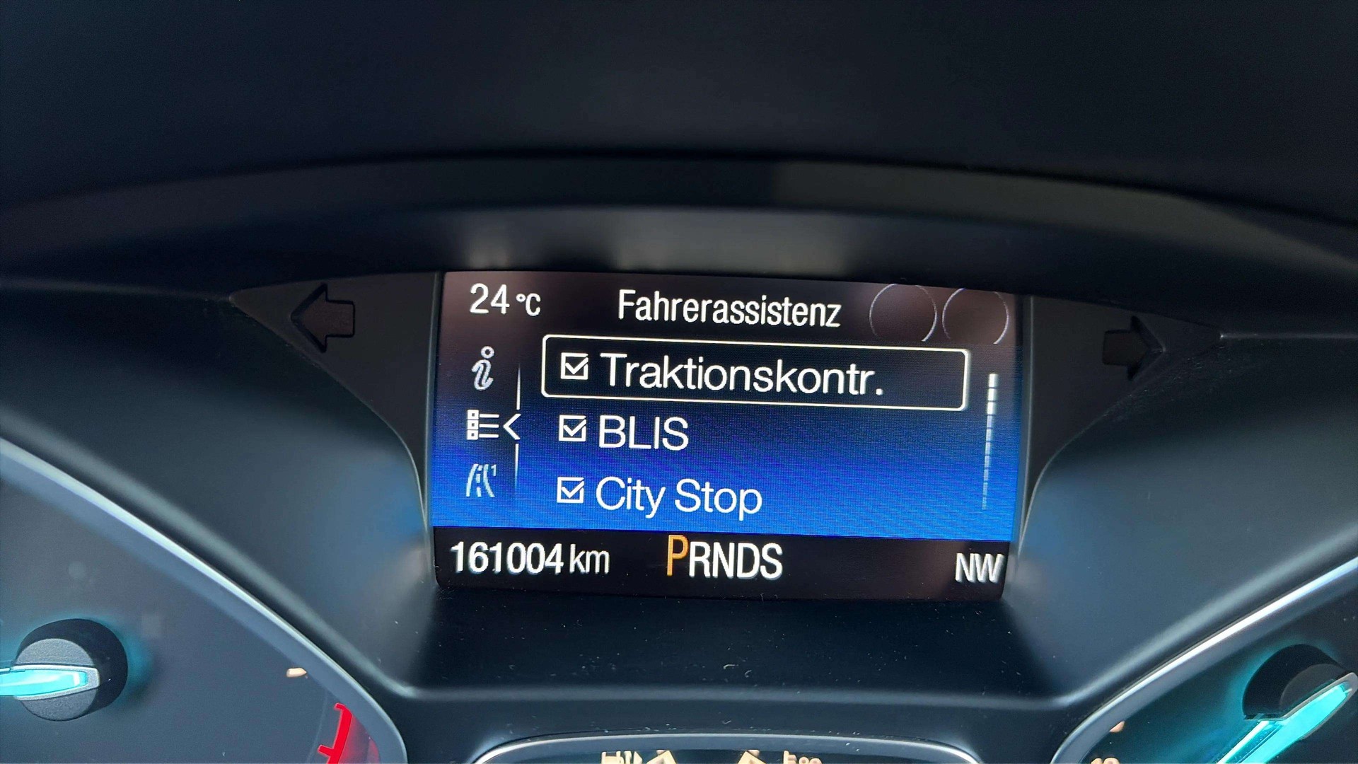 FORD Kuga 2.0 TDCi Titanium 4WD PowerShift mit AHK & Panoramadach-image-16