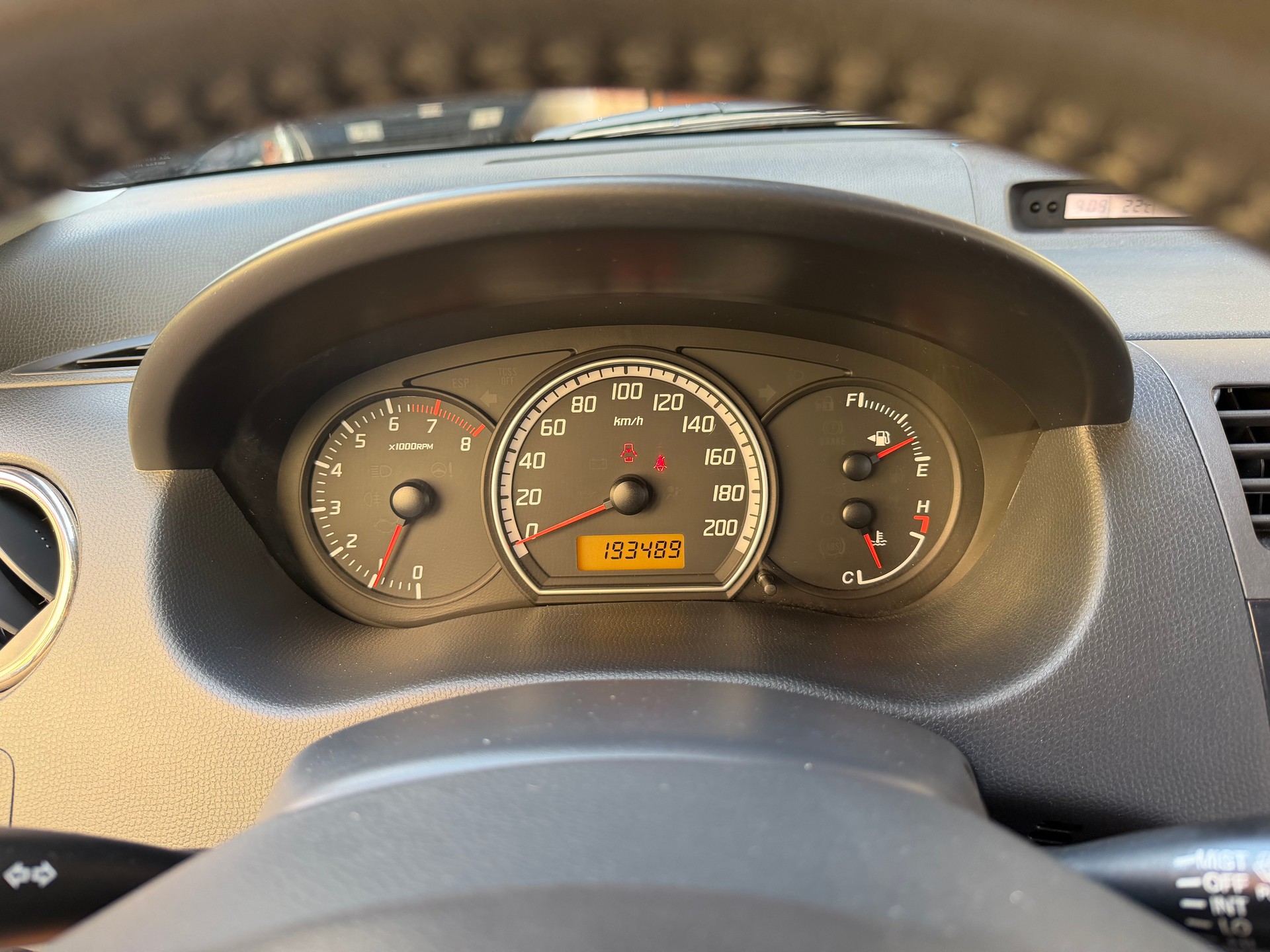 SUZUKI Swift 1.3i 16V GL Top 4x4-image-9