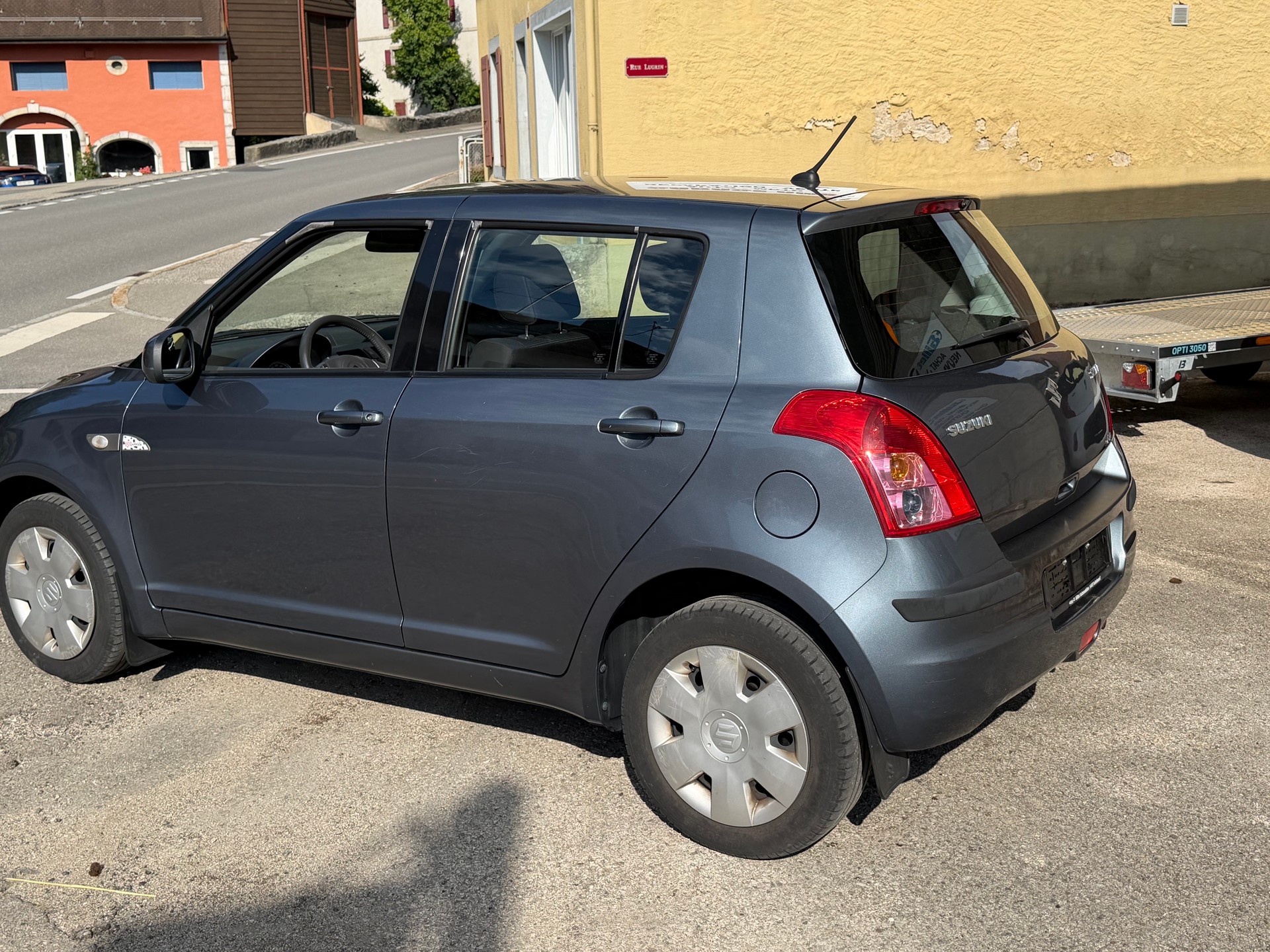 SUZUKI Swift 1.3i 16V GL Top 4x4-image-3