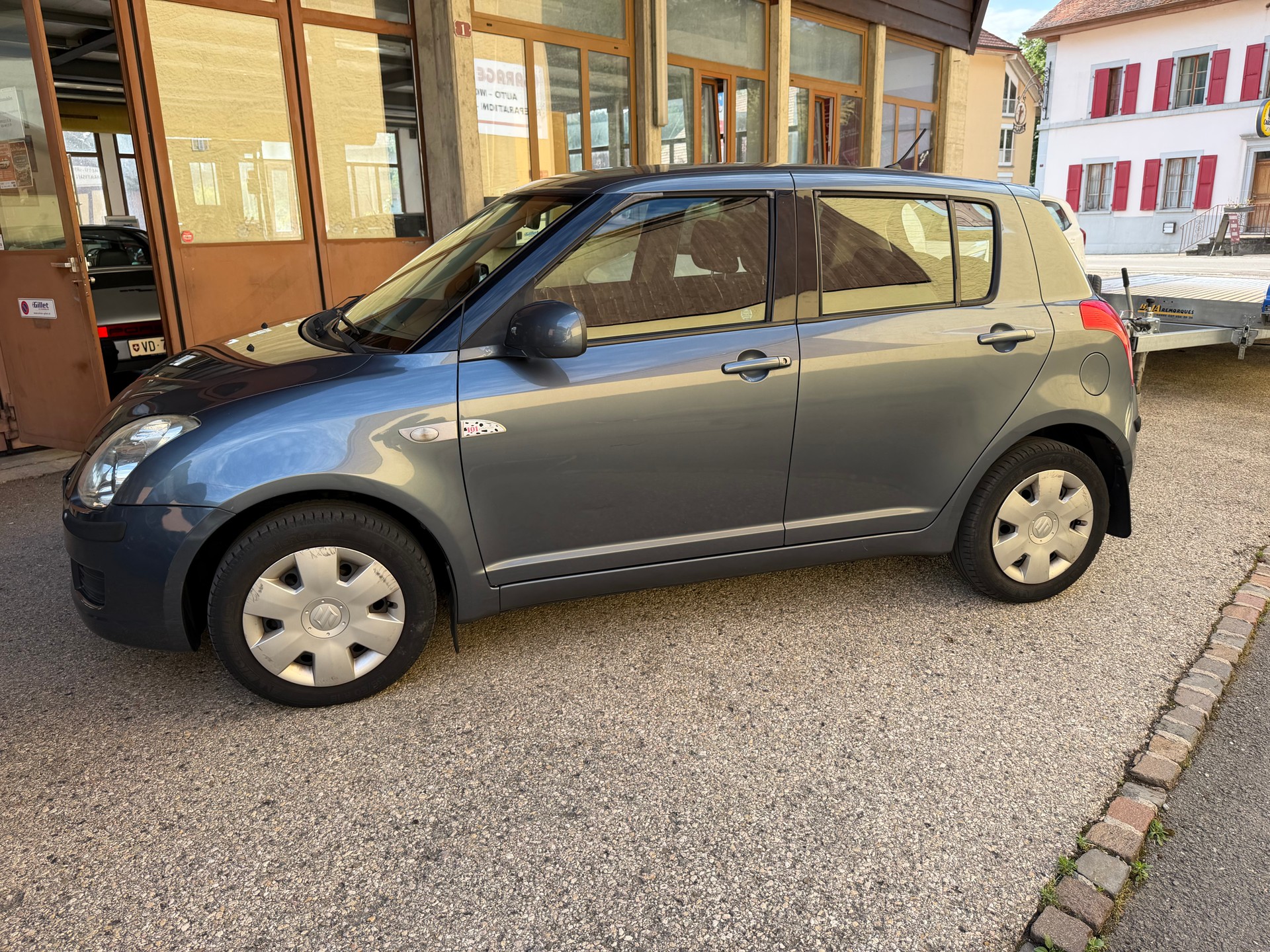 SUZUKI Swift 1.3i 16V GL Top 4x4-image-11