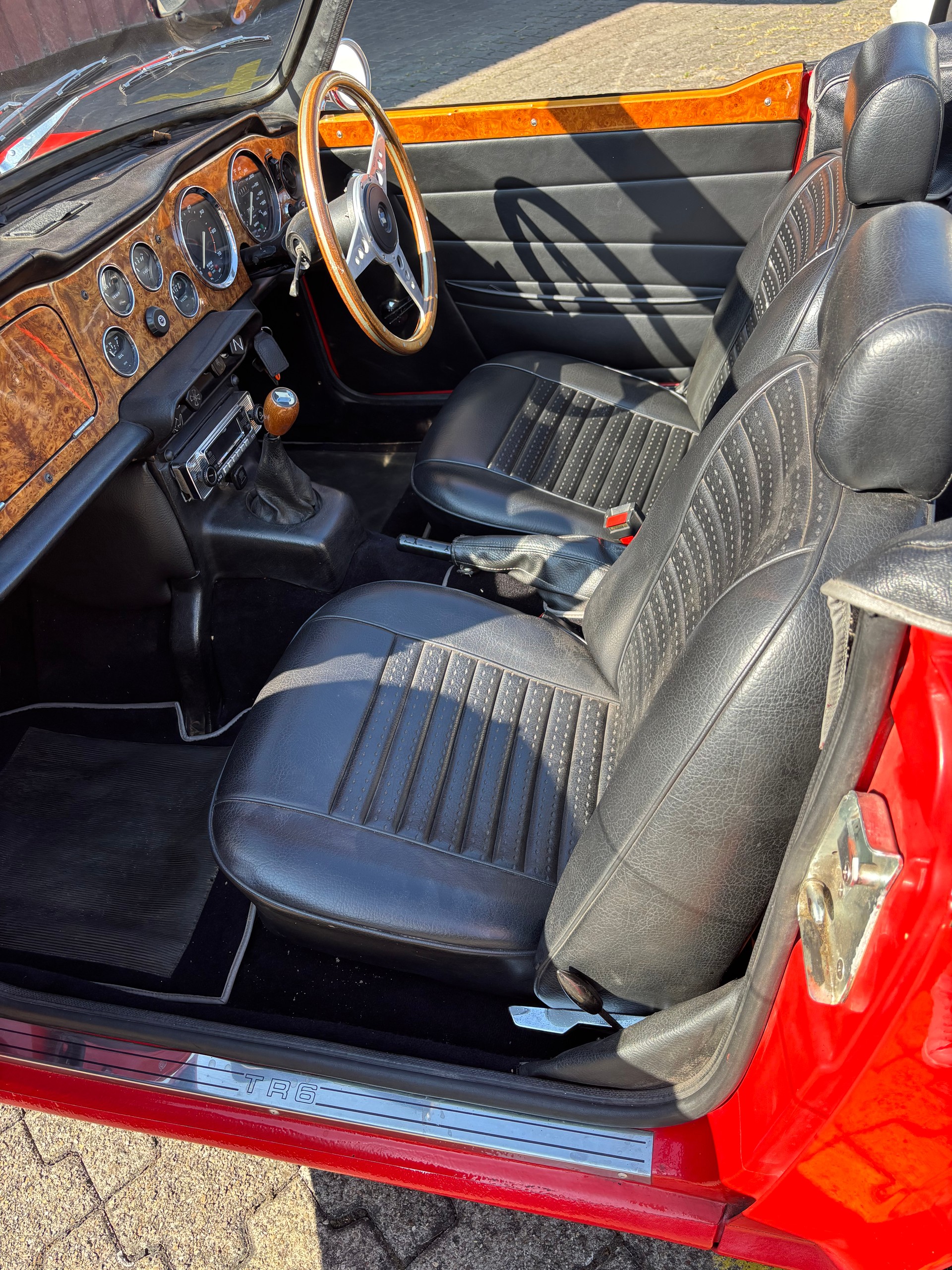 TRIUMPH TR6 PI-image-4