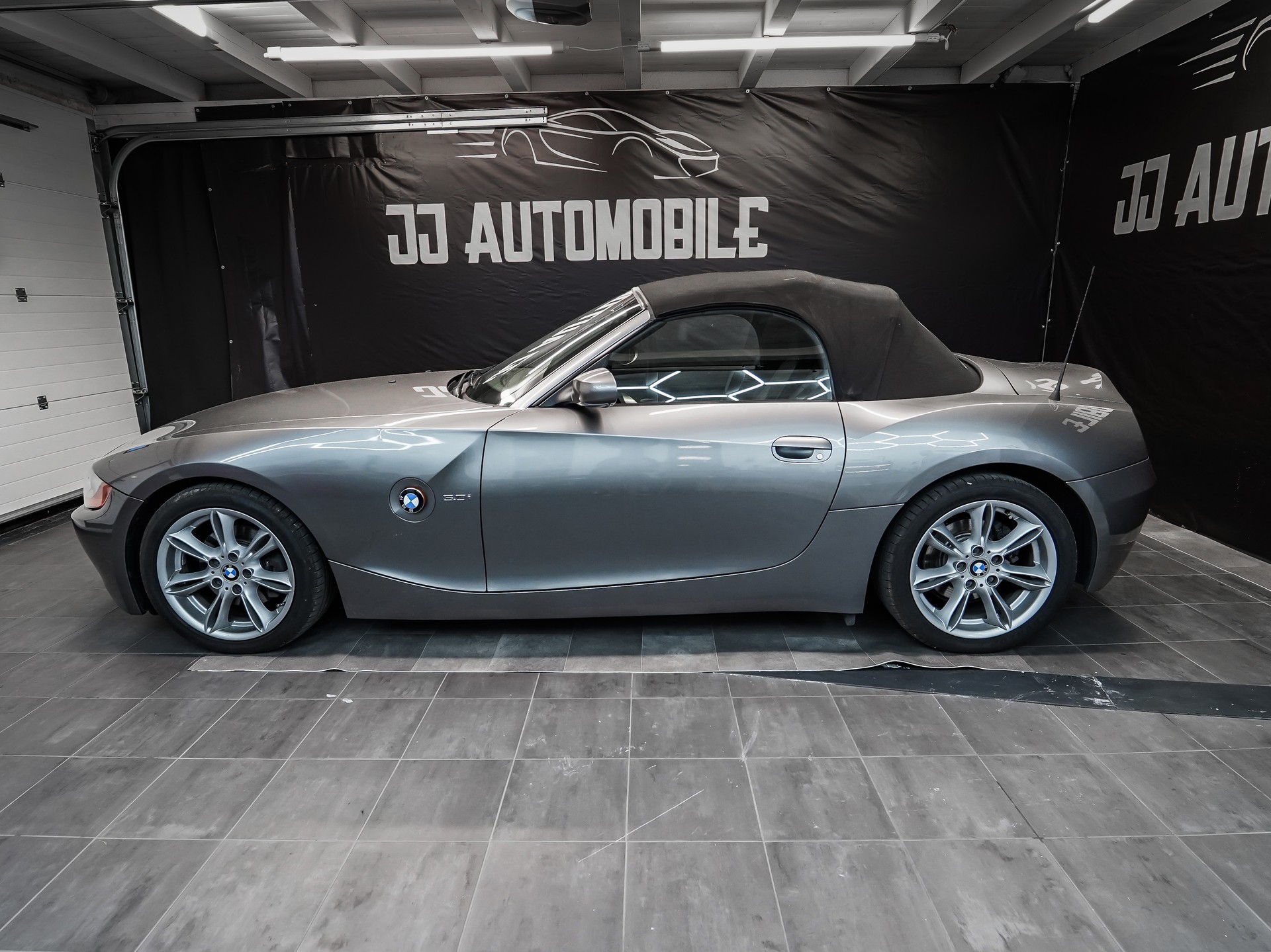 BMW Z4 3.0i Roadster-image-5