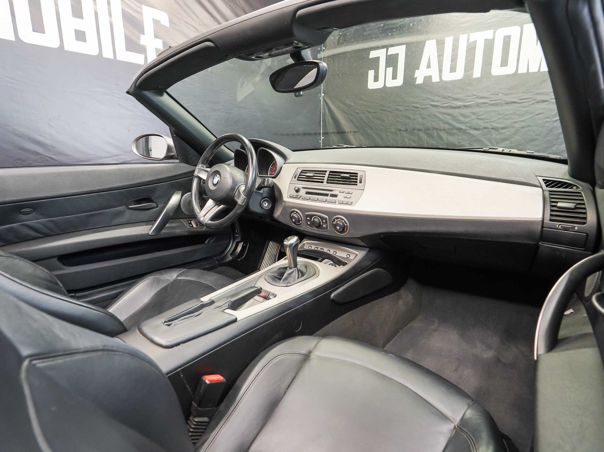BMW Z4 3.0i Roadster-image-12