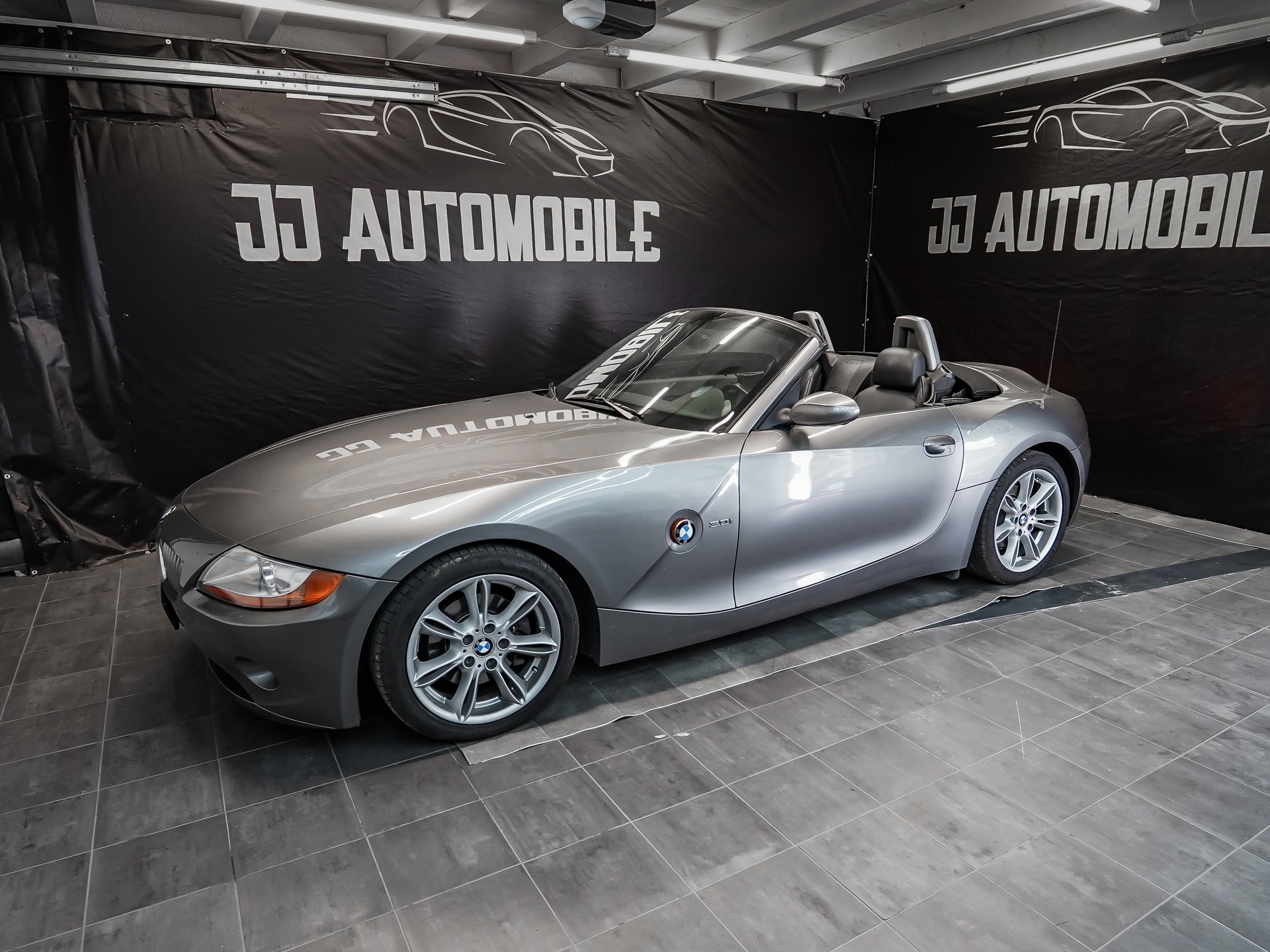BMW Z4 3.0i Roadster-image-4