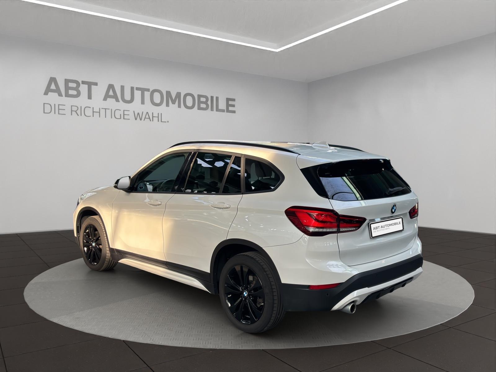 BMW X1 18i sDrive-showroom-element-3