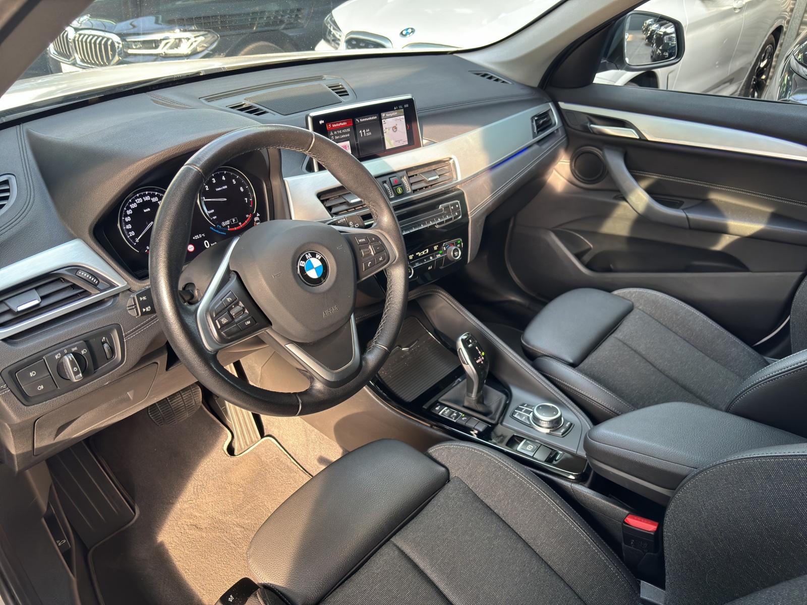 BMW X1 18i sDrive-image-18