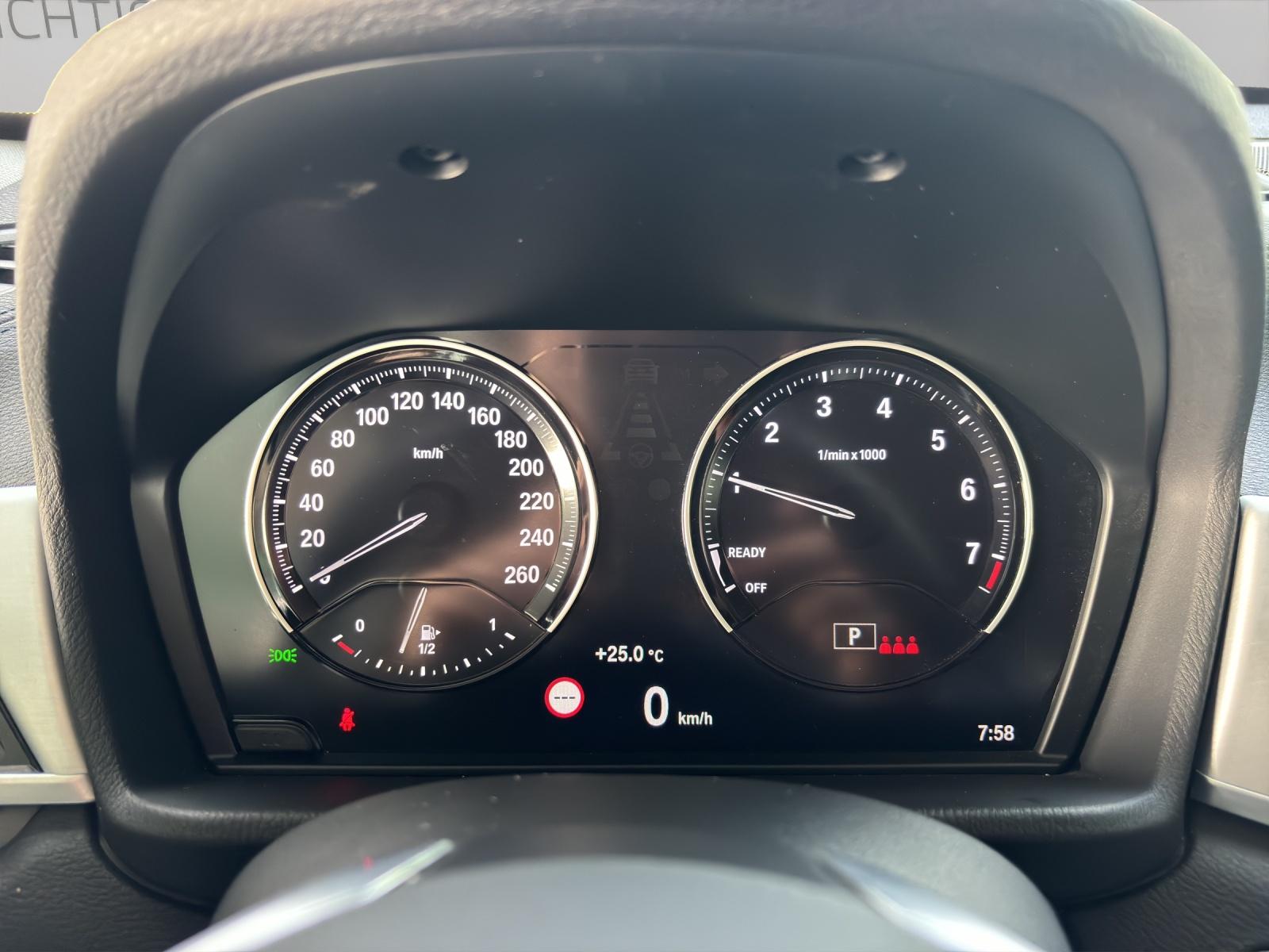 BMW X1 18i sDrive-image-8
