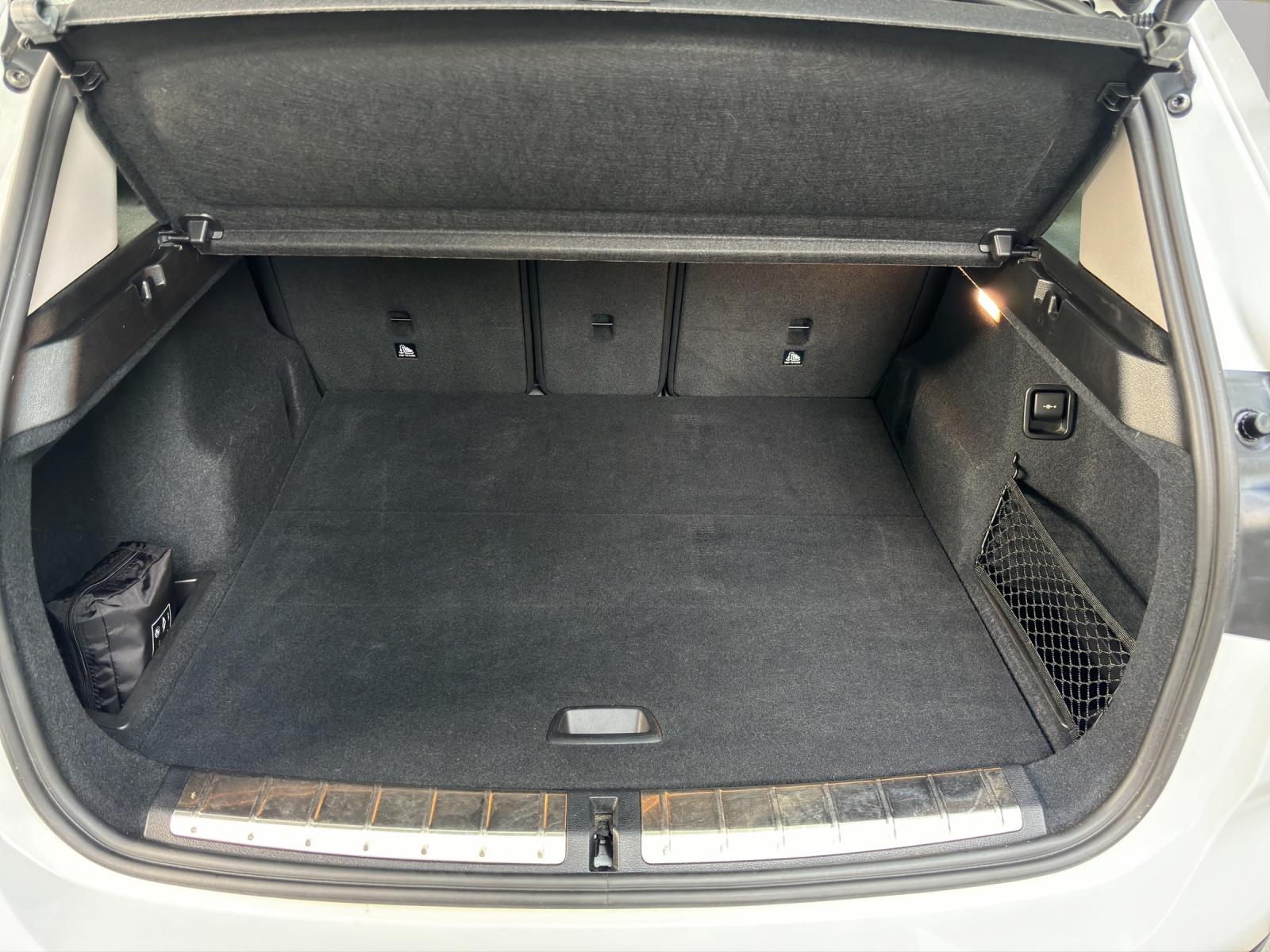 BMW X1 18i sDrive-image-22
