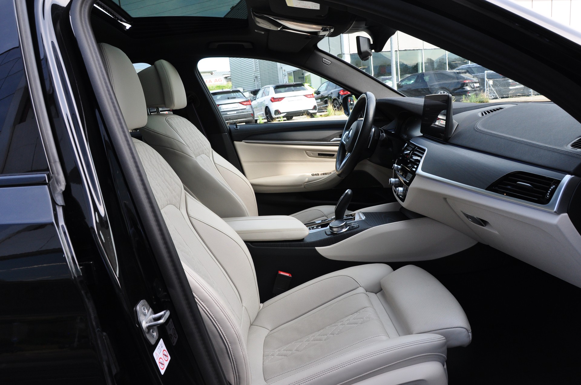 BMW 540d xDrive 48V M Sport Pro Steptronic-image-17