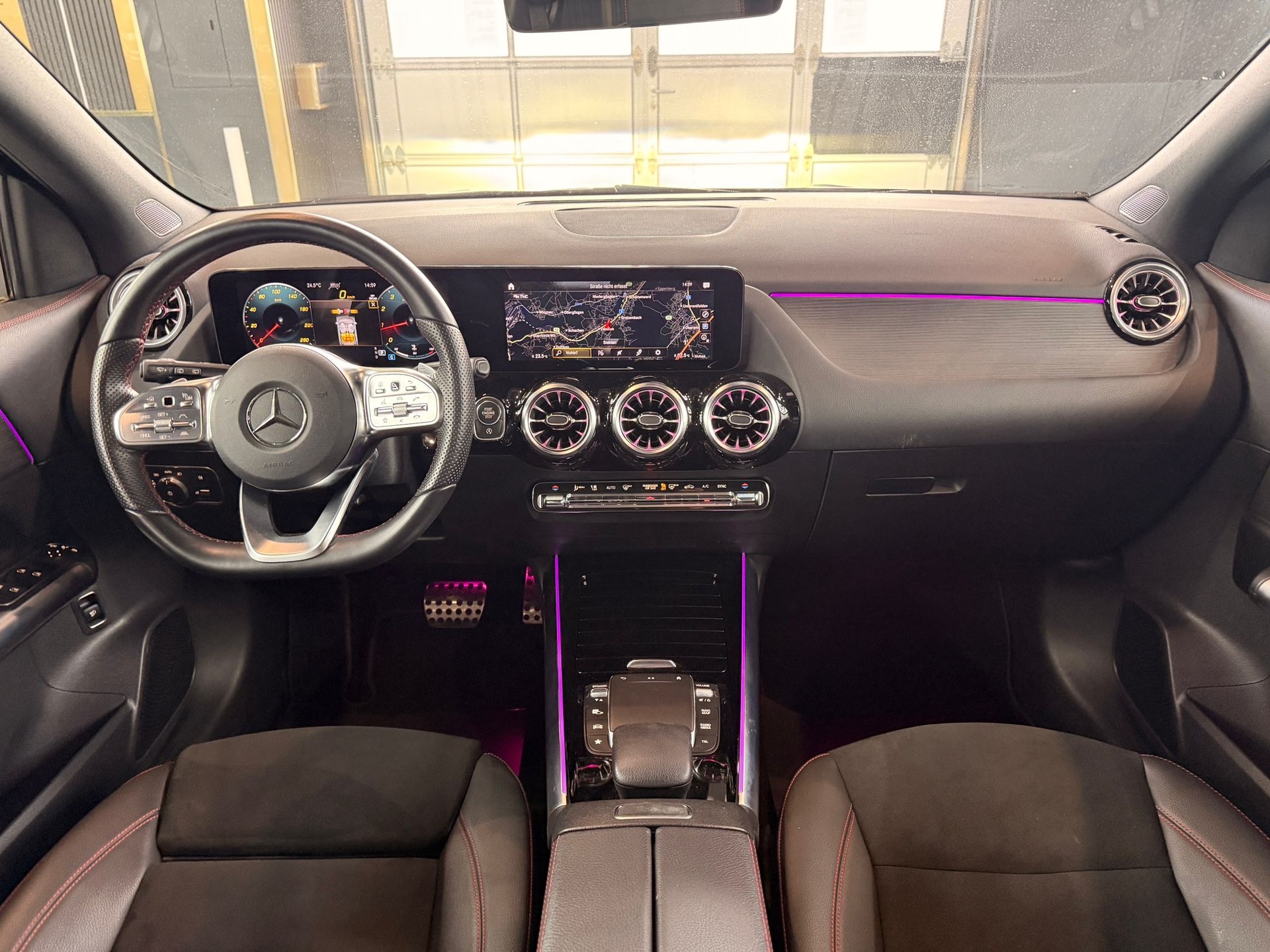 MERCEDES-BENZ GLA 200 4Matic AMG Line 8G-DCT-image-12