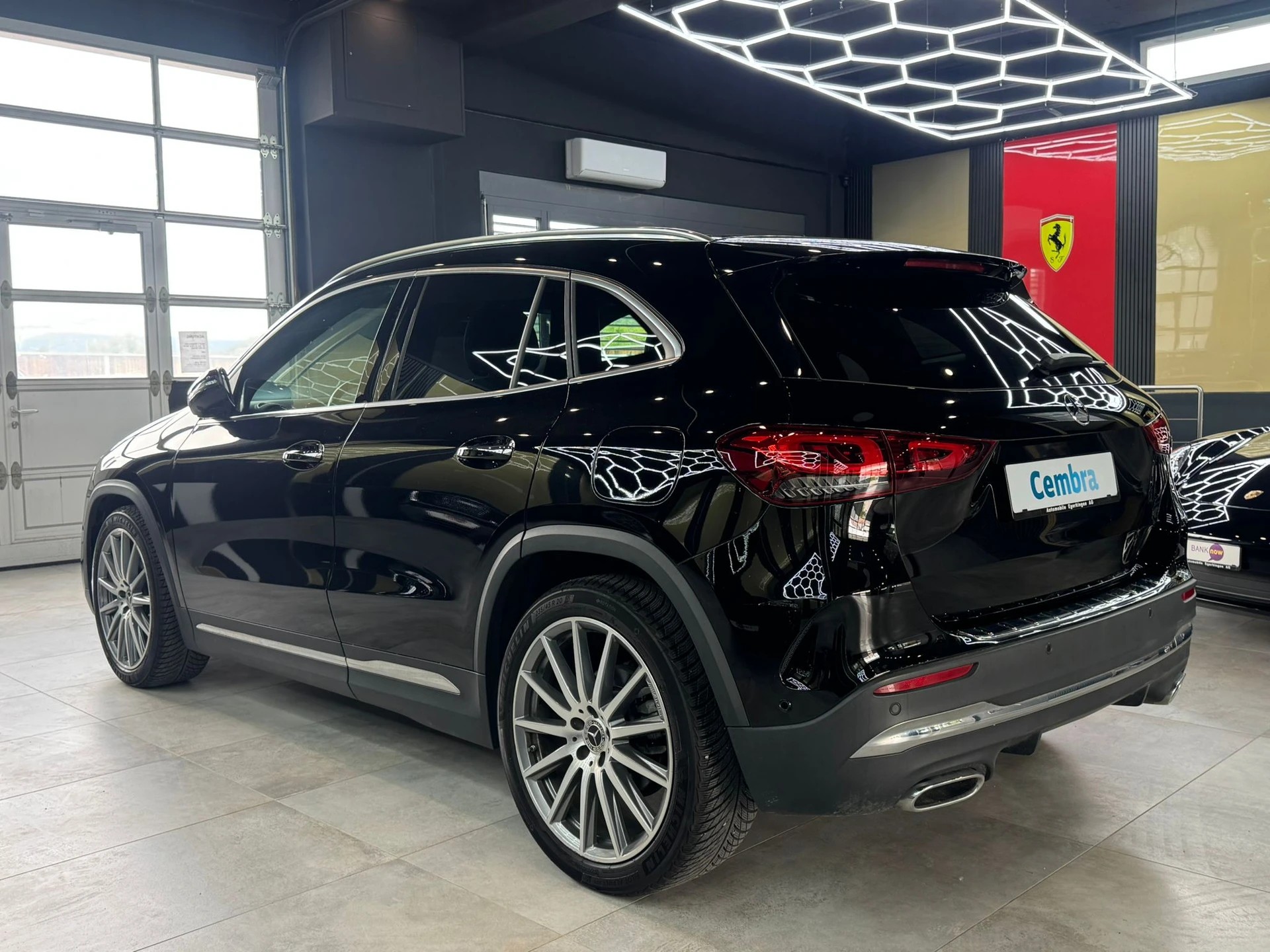 MERCEDES-BENZ GLA 200 4Matic AMG Line 8G-DCT-image-6