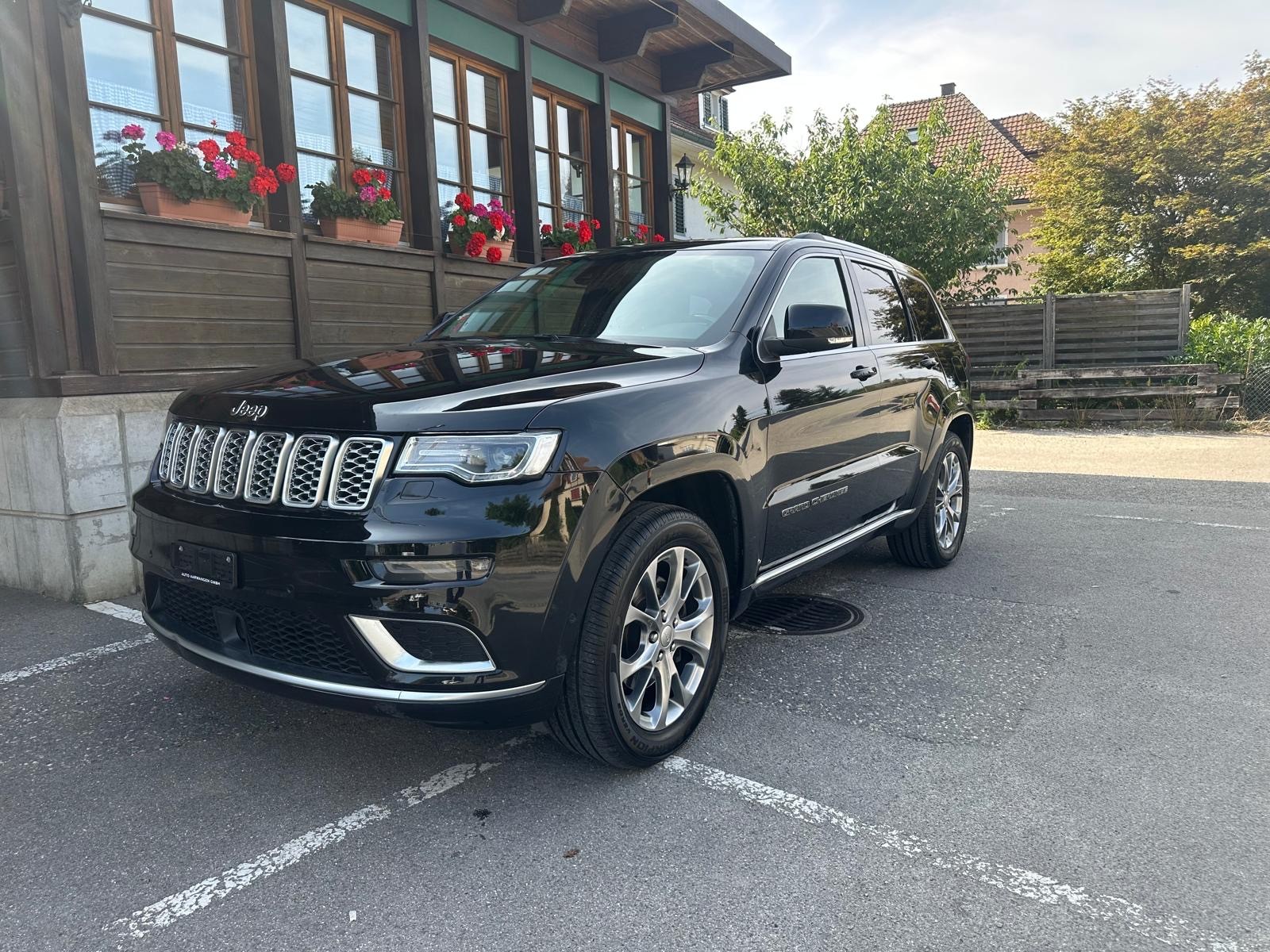JEEP Grand Cherokee 3.0 CRD Summit Automatic-showroom-element-1