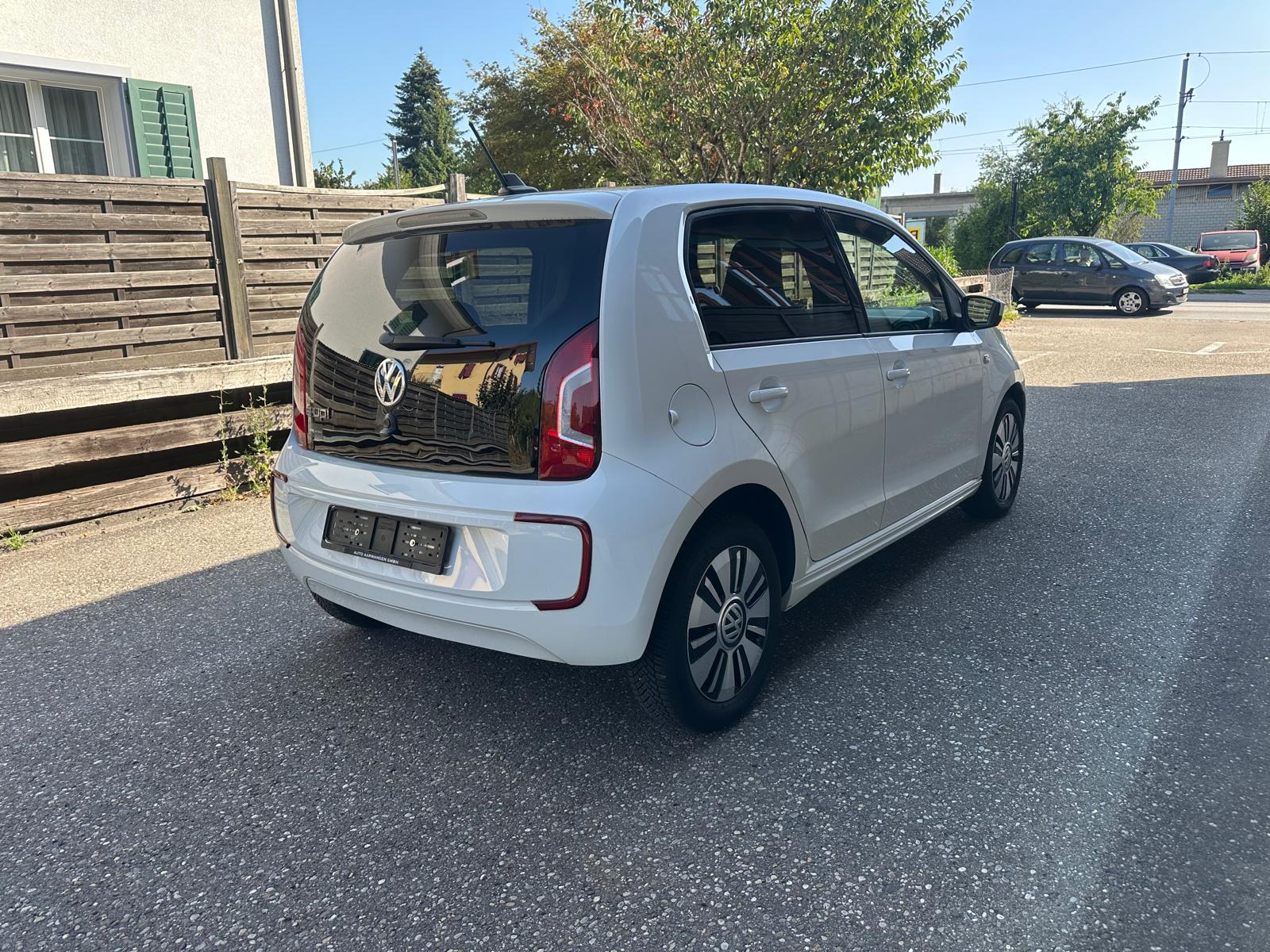 VW e-Up-showroom-element-2