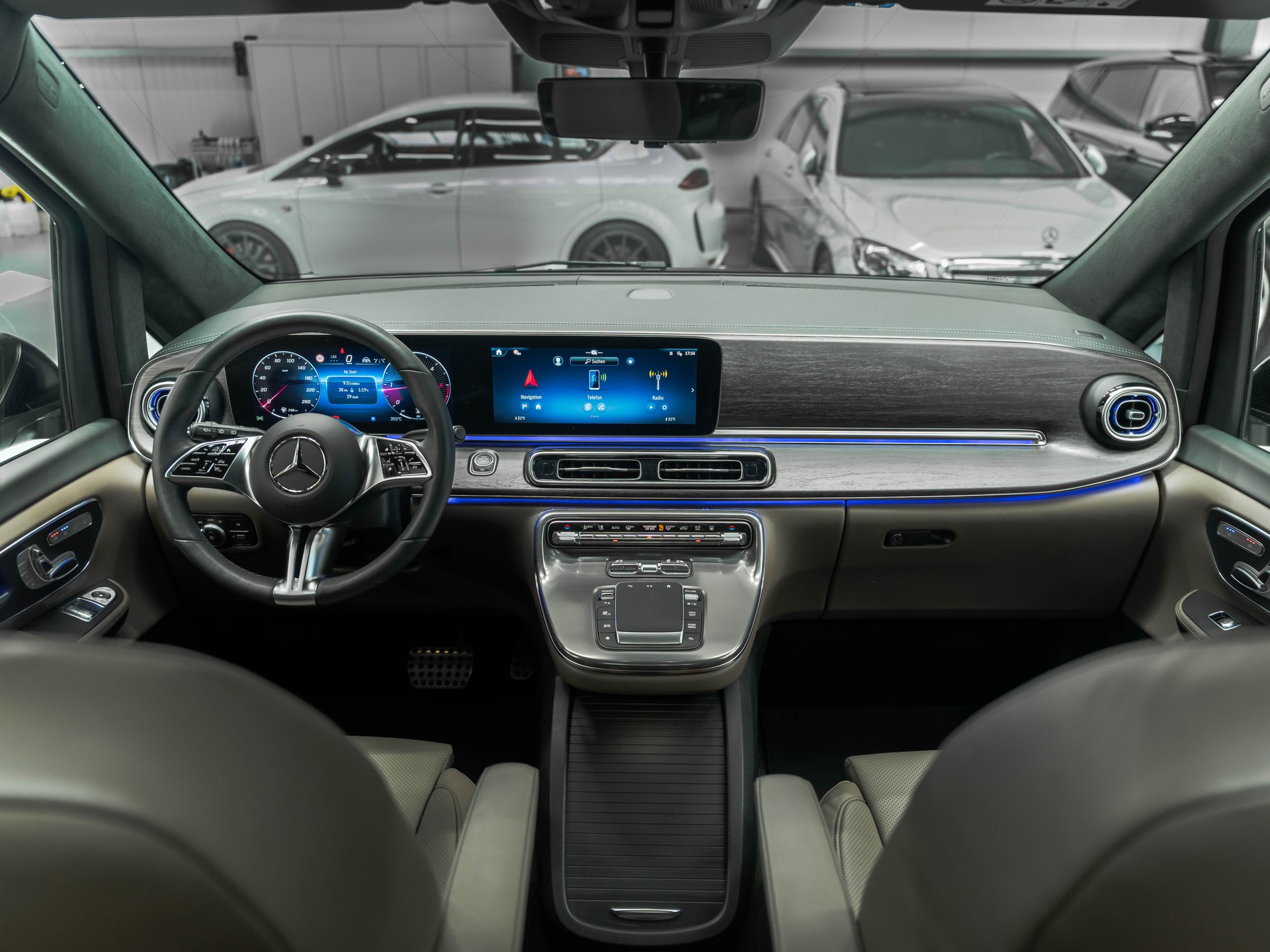 MERCEDES-BENZ V 300 d lang Exclusive 4Matic 9G-Tronic-image-6