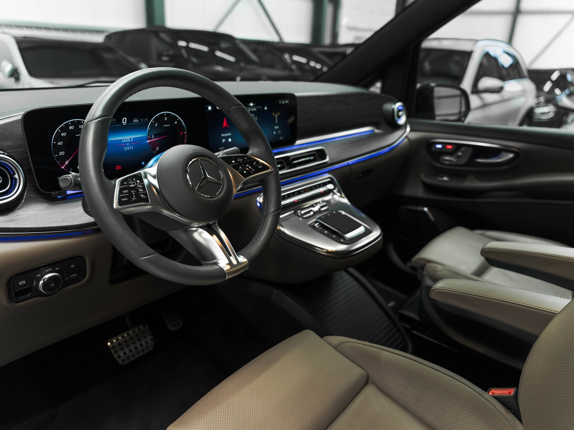 MERCEDES-BENZ V 300 d lang Exclusive 4Matic 9G-Tronic-image-7
