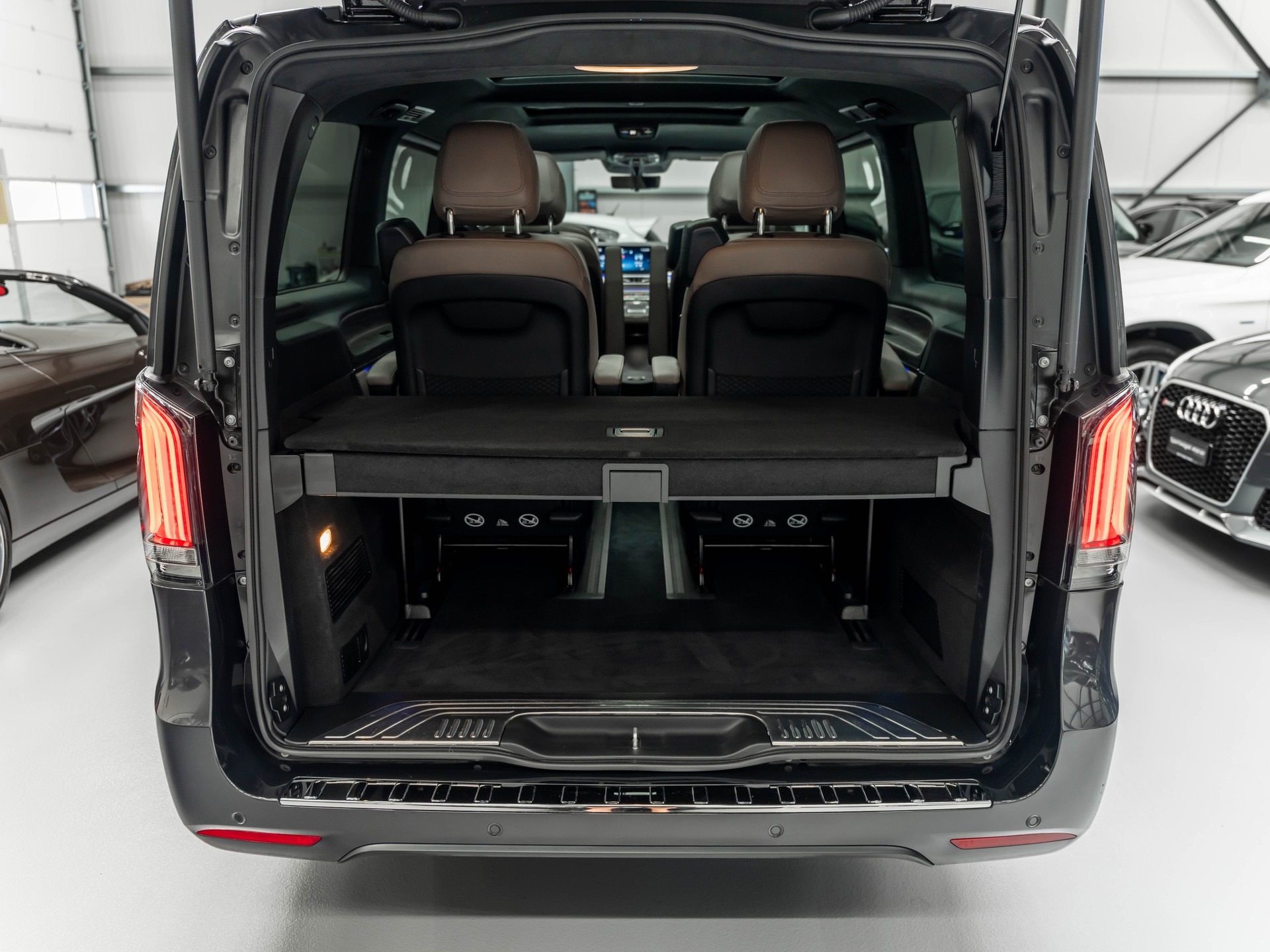 MERCEDES-BENZ V 300 d lang Exclusive 4Matic 9G-Tronic-image-29