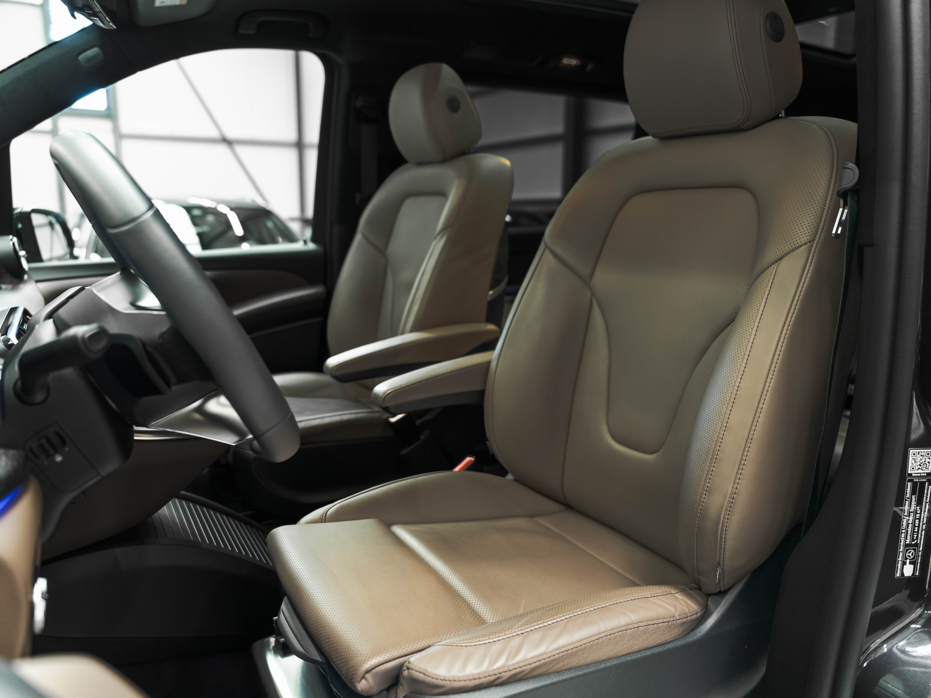 MERCEDES-BENZ V 300 d lang Exclusive 4Matic 9G-Tronic-image-9