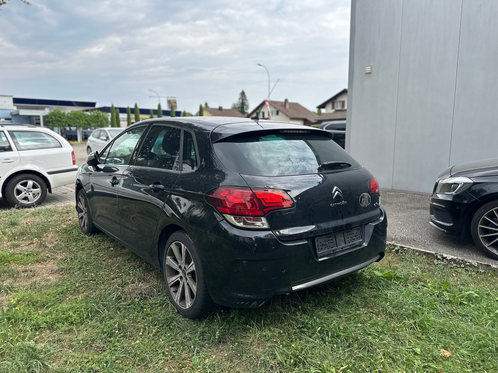 CITROEN C4 1.2 Pure Tech Shine-image-1
