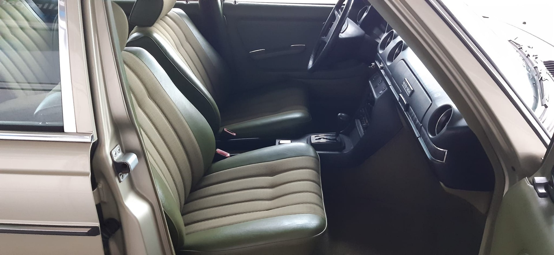 MERCEDES-BENZ 250-image-9