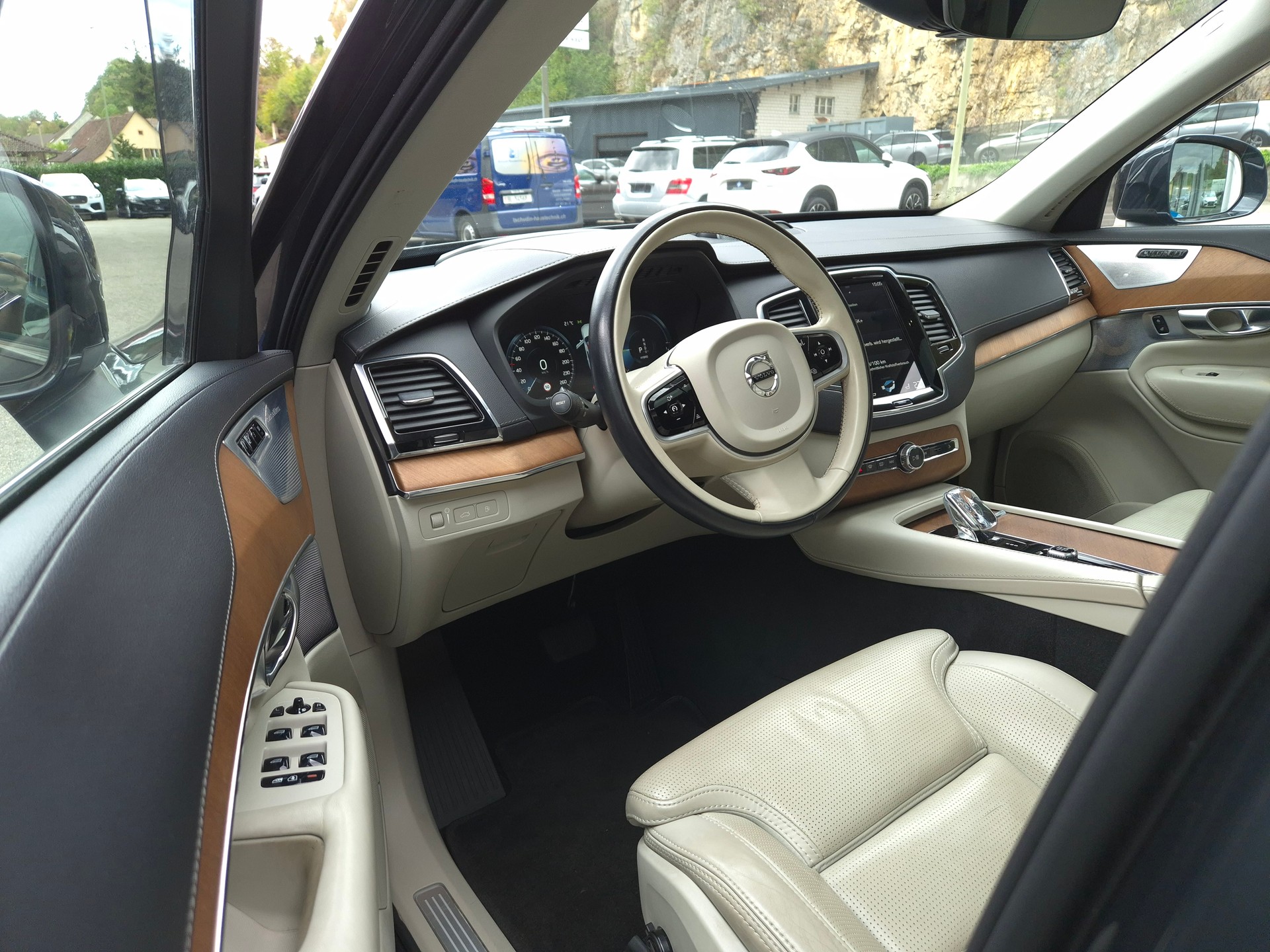 VOLVO XC90 T8 eAWD Inscription Geartronic-image-16