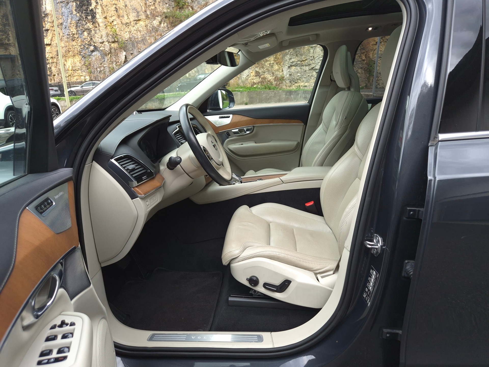 VOLVO XC90 T8 eAWD Inscription Geartronic-image-15