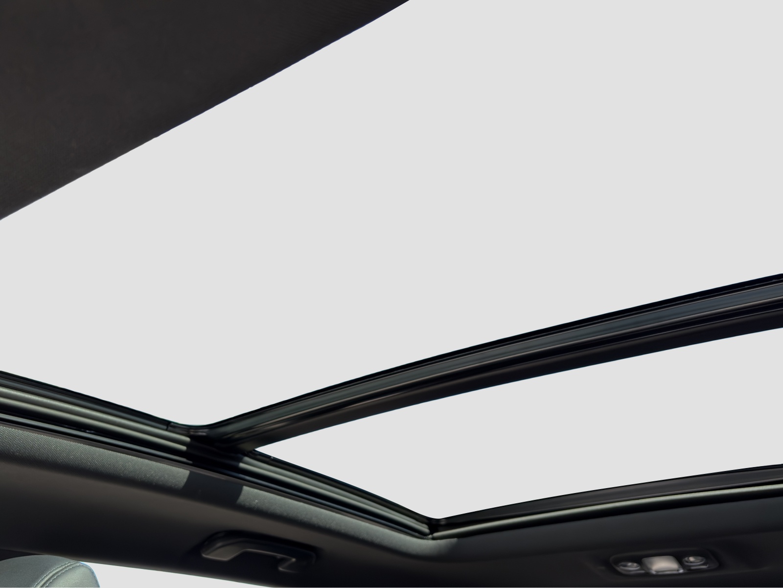 PEUGEOT 3008 1.6 Plug-in Hybrid4 GT-image-19