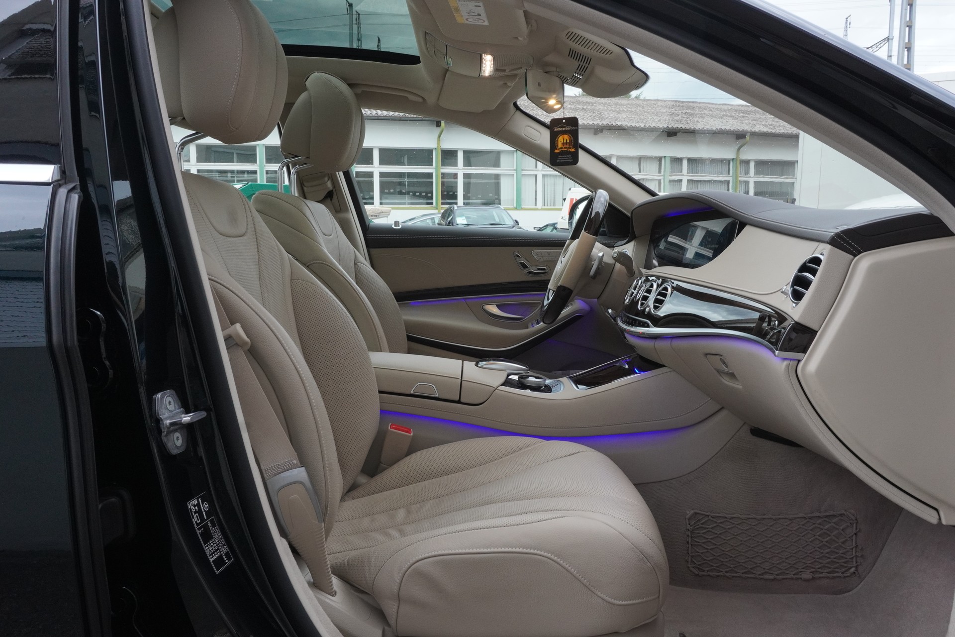 MERCEDES-BENZ S 560 4Matic 9G-Tronic-image-14